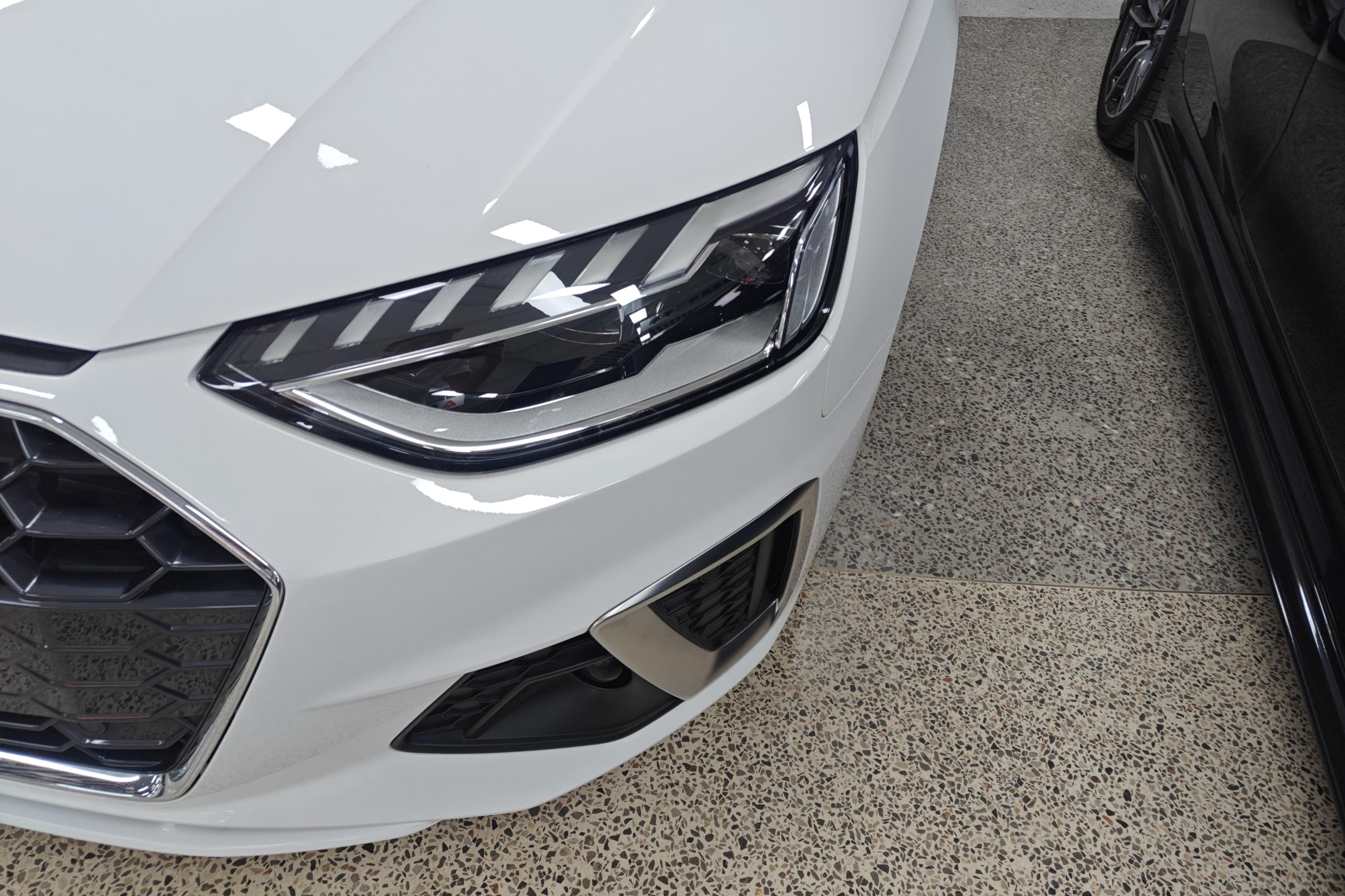奥迪A4L 2020款 2.0T 自动 豪华动感型 (国Ⅵ) 