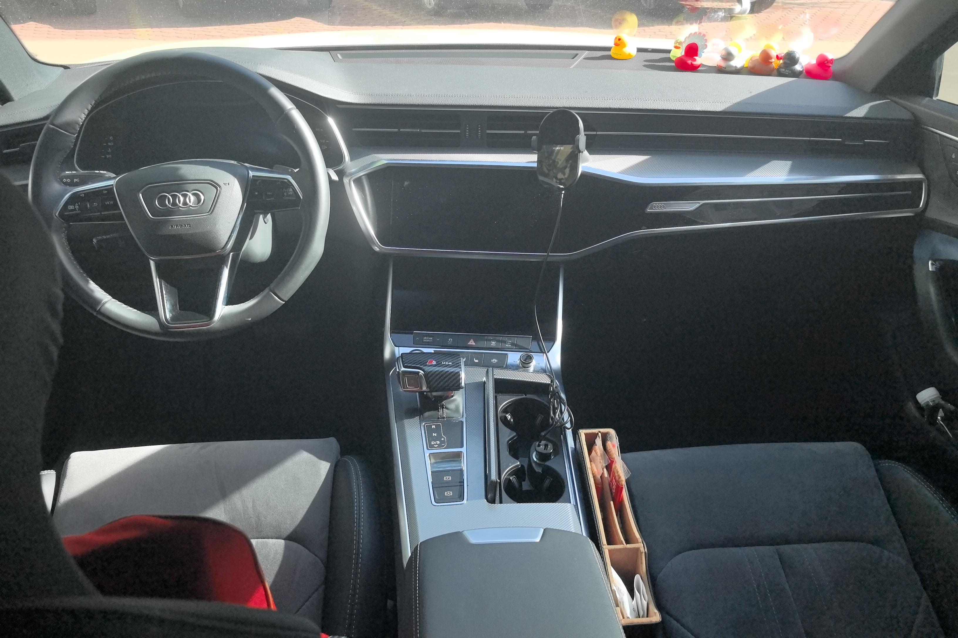 奥迪A6L 40TFSI 2020款 2.0T 自动 豪华动感型 (国Ⅵ) 