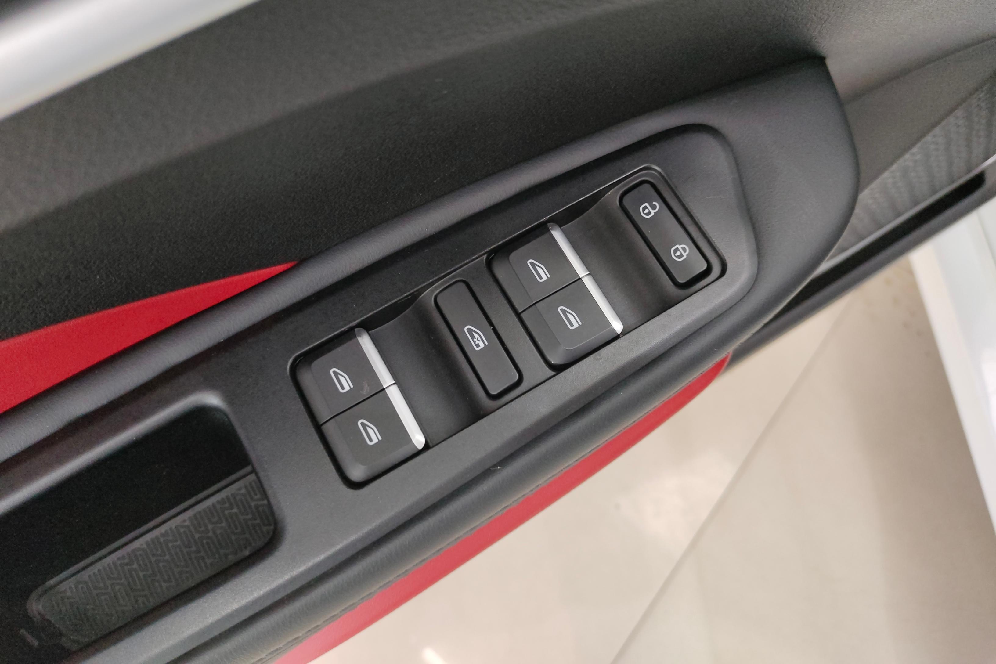 吉利缤瑞 2021款 1.4T 自动 F-TYPE运动版 (国Ⅵ) 