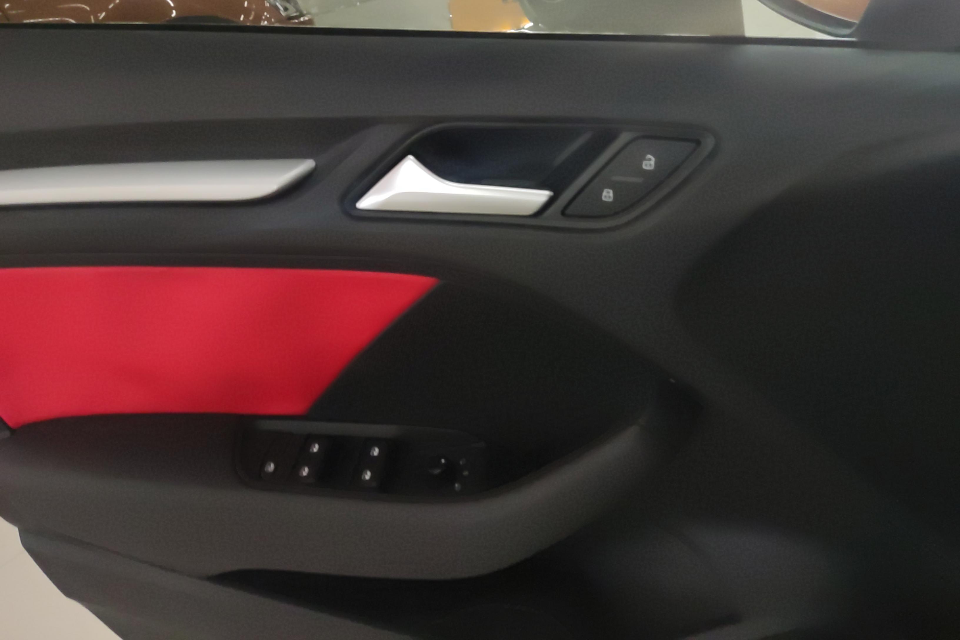 奥迪A3 35TFSI 2018款 1.4T 自动 汽油 进取型30周年Sportback (国Ⅴ) 