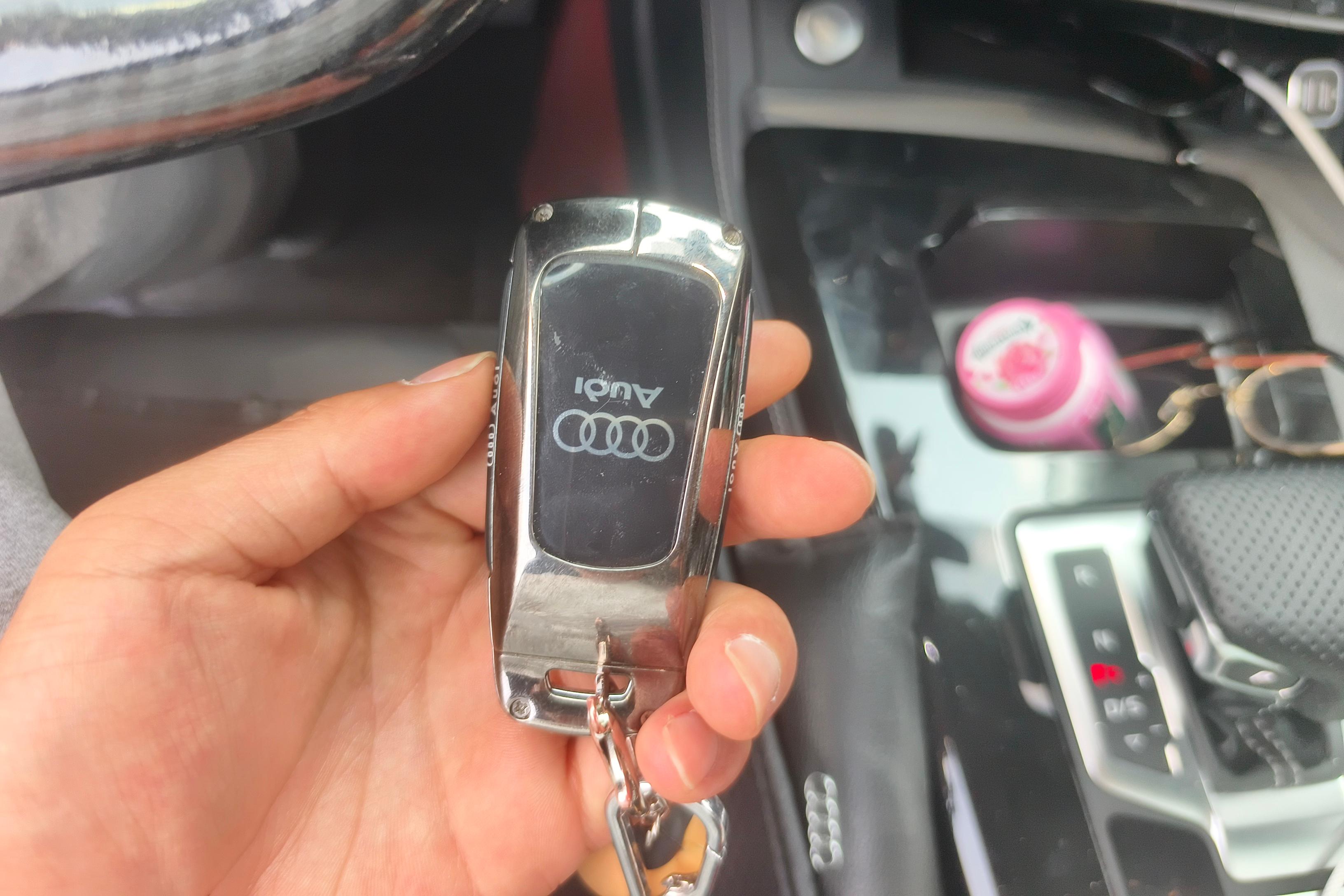 奥迪Q5L 40TFSI 2022款 2.0T 自动 改款豪华动感型 (国Ⅵ) 