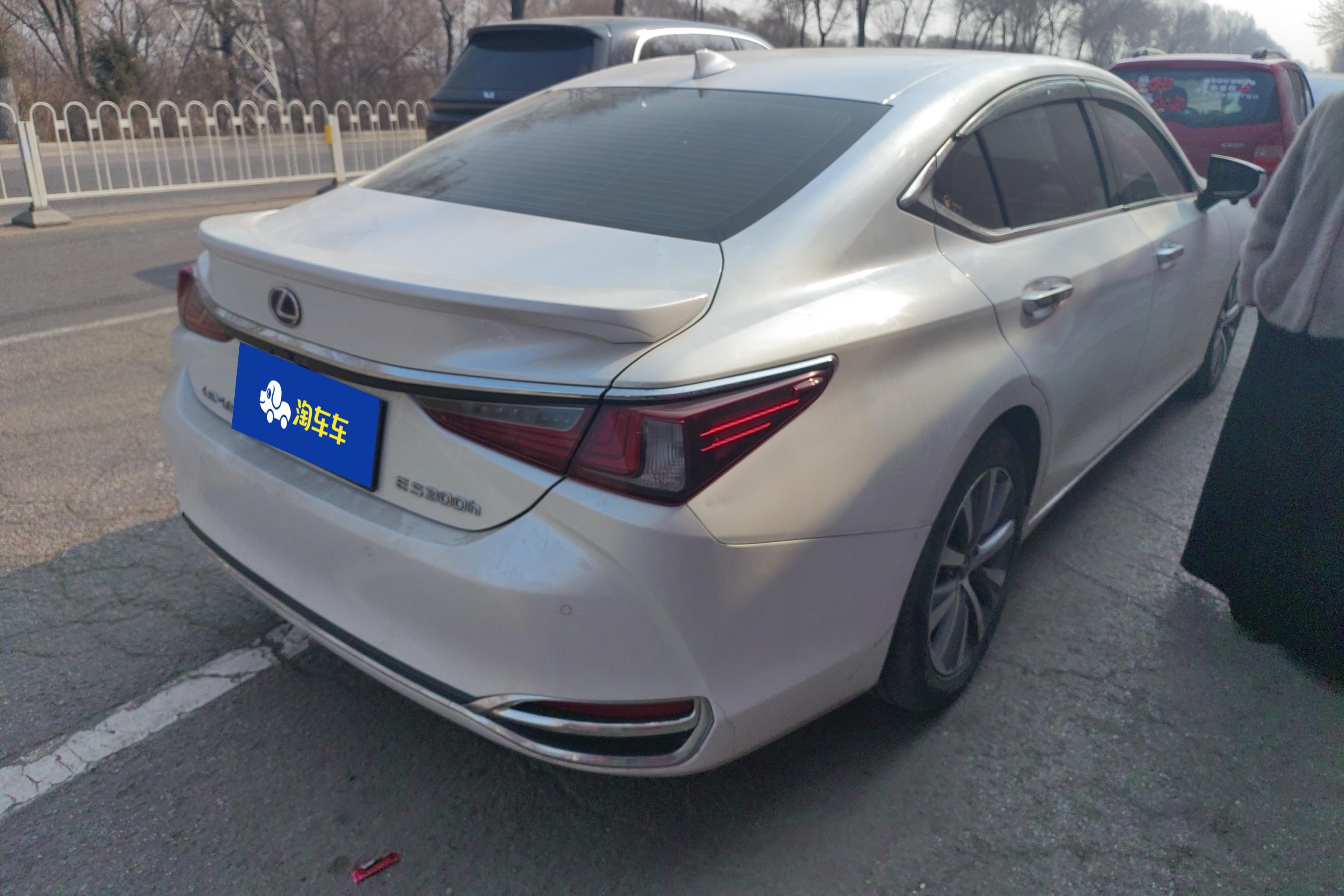 雷克萨斯ES 300h [进口] 2018款 2.5L 自动 卓越版 (国Ⅴ) 