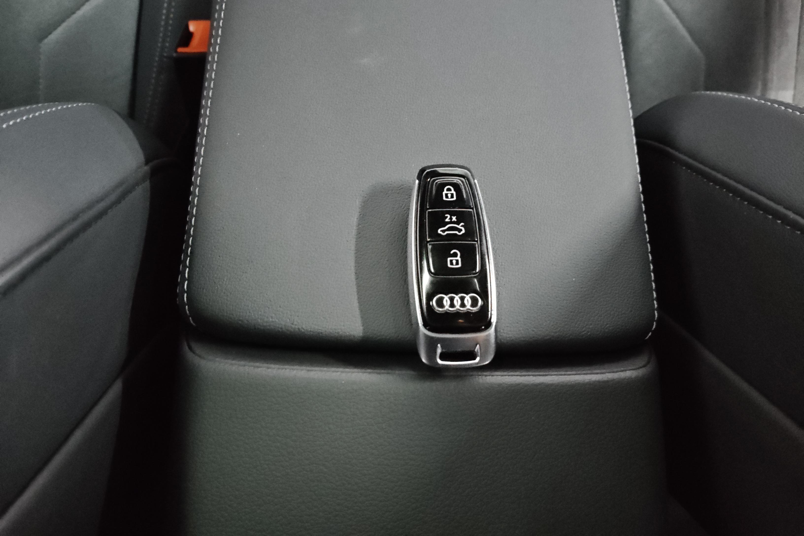 奥迪A6L 40TFSI 2023款 2.0T 自动 豪华致雅型 (国Ⅵ) 