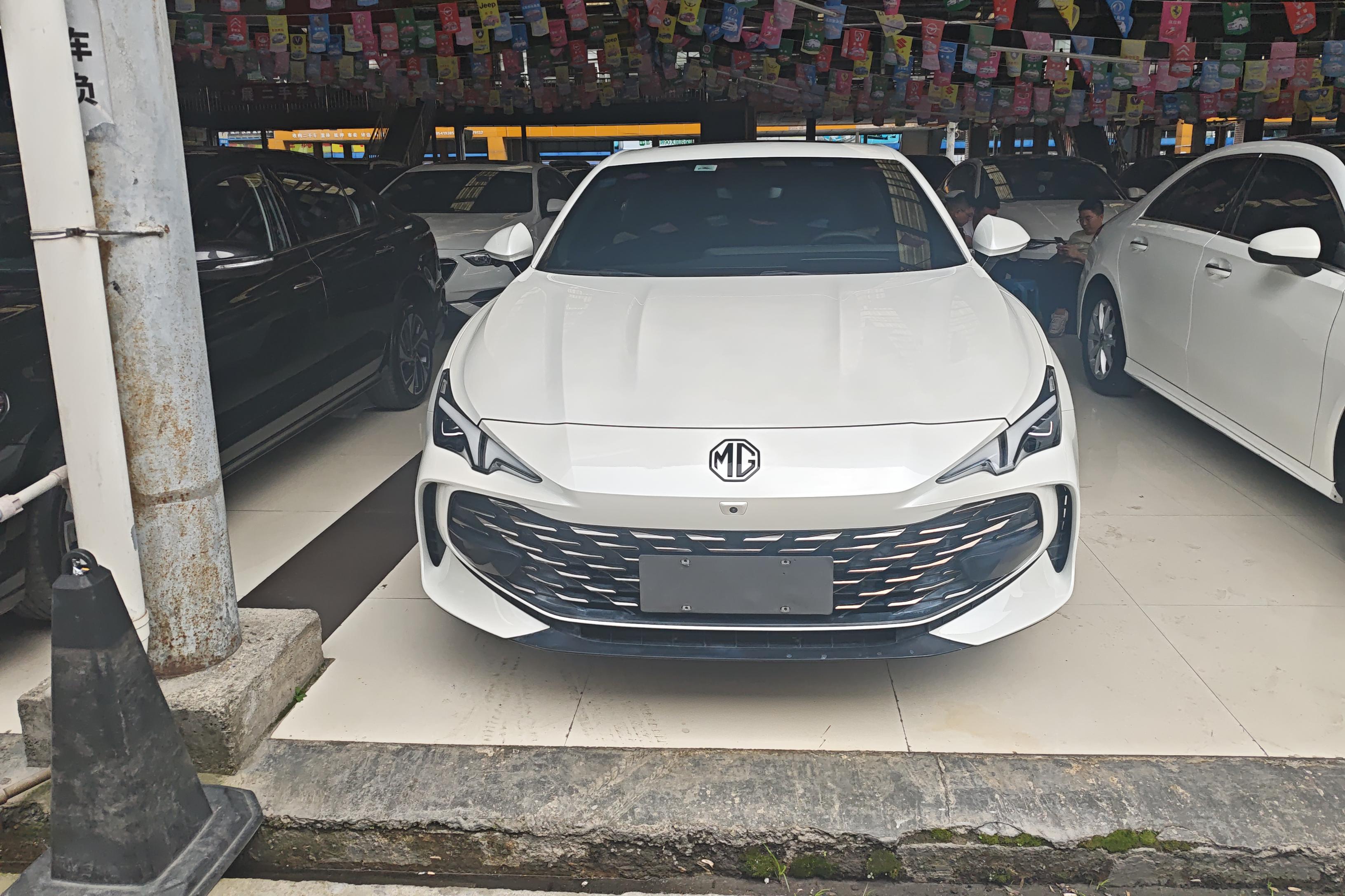 名爵MG7 2023款 2.0T 自动 猎美尊享版 (国Ⅵ) 