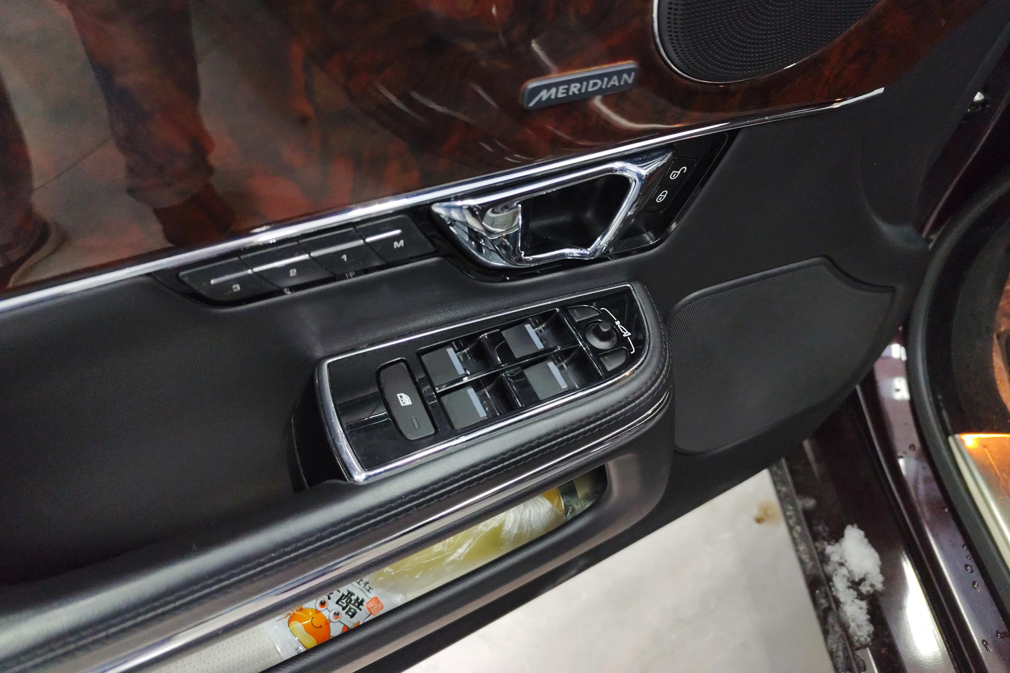 捷豹XJ L [进口] 2014款 3.0T 自动 汽油 全景商务版 (欧Ⅳ) 