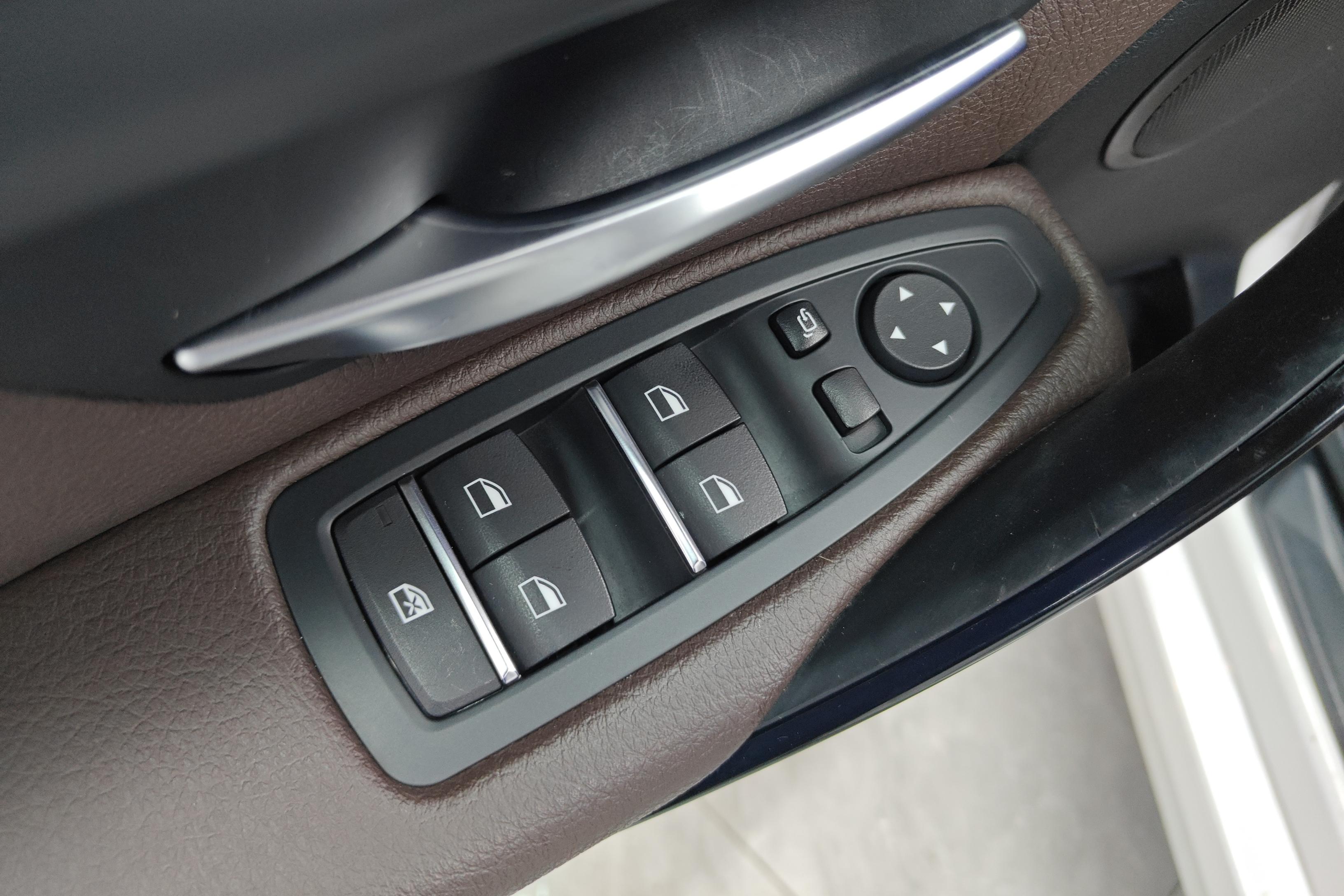 宝马3系 320Li 2019款 2.0T 自动 汽油 时尚版 (国Ⅴ) 