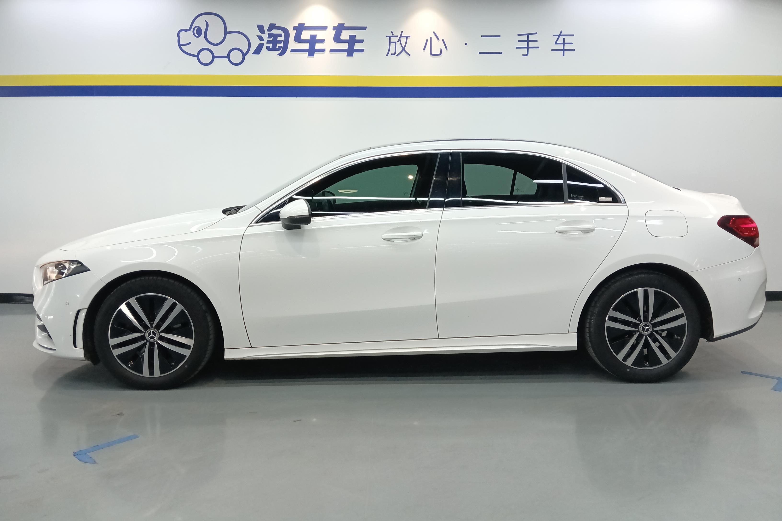 奔驰A级 A180L 2019款 1.3T 自动 运动轿车版 (国Ⅵ) 