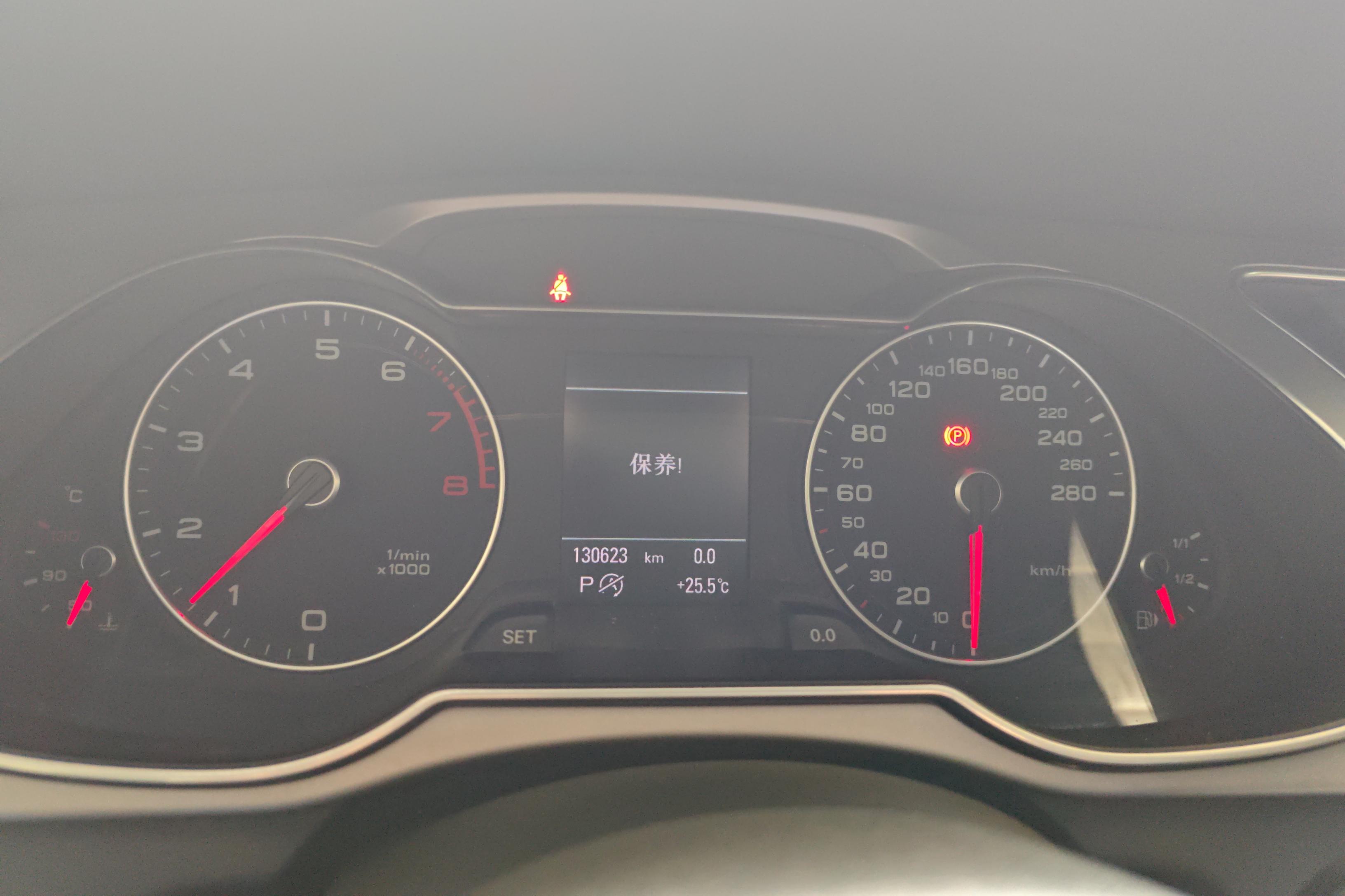 奥迪A4L 2015款 2.0T 自动 技术型 (国Ⅳ) 