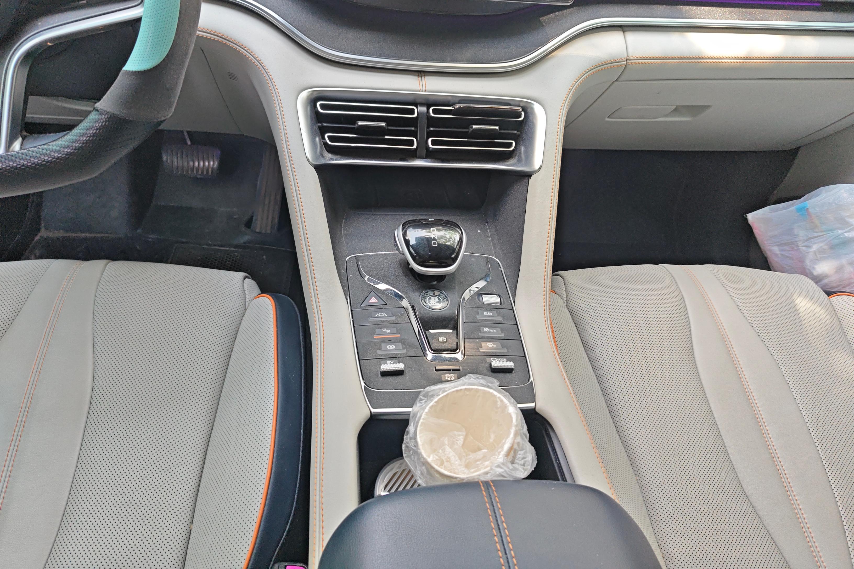 比亚迪宋PLUS PHEV 2021款 1.5L 自动 尊荣型 (国Ⅵ) 