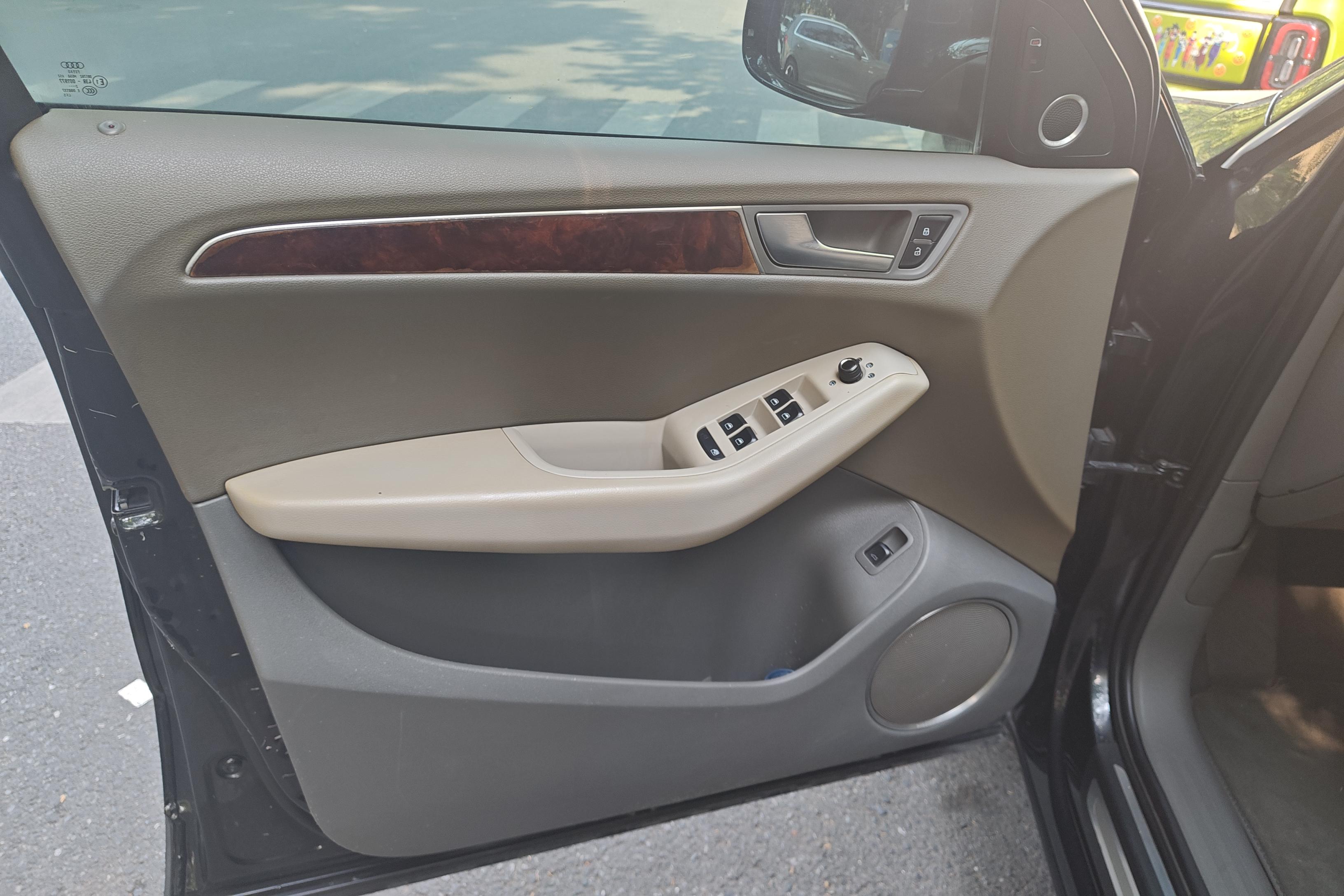 奥迪Q5 2012款 2.0T 自动 四驱 汽油 舒适型 (国Ⅳ) 