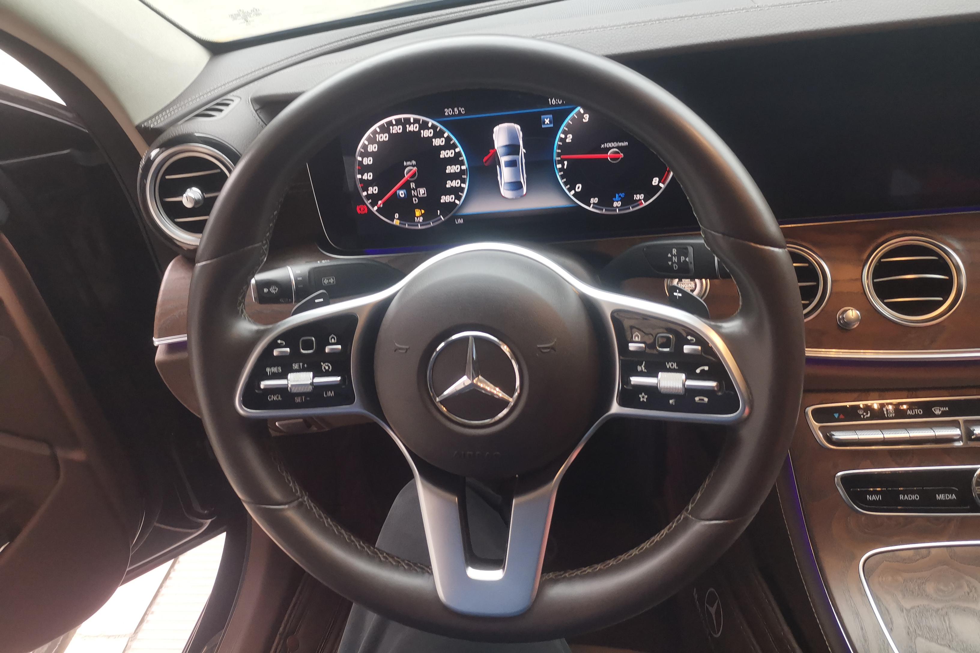 奔驰E级 E300L 2020款 2.0T 自动 汽油 豪华型 (国Ⅵ) 