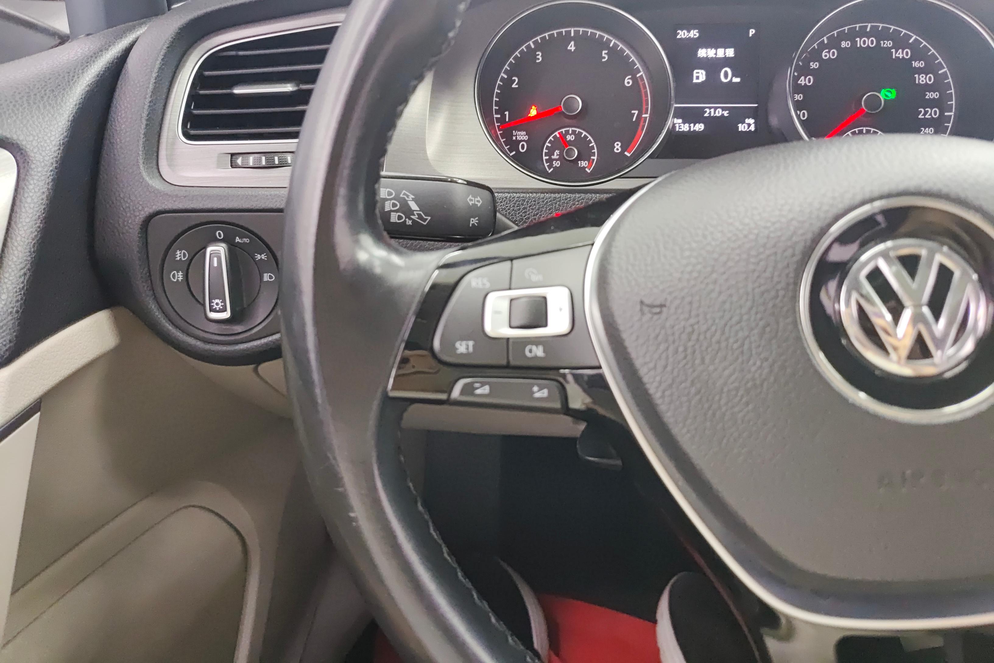 大众高尔夫 2015款 1.4T 自动 汽油 豪华型 (国Ⅳ) 