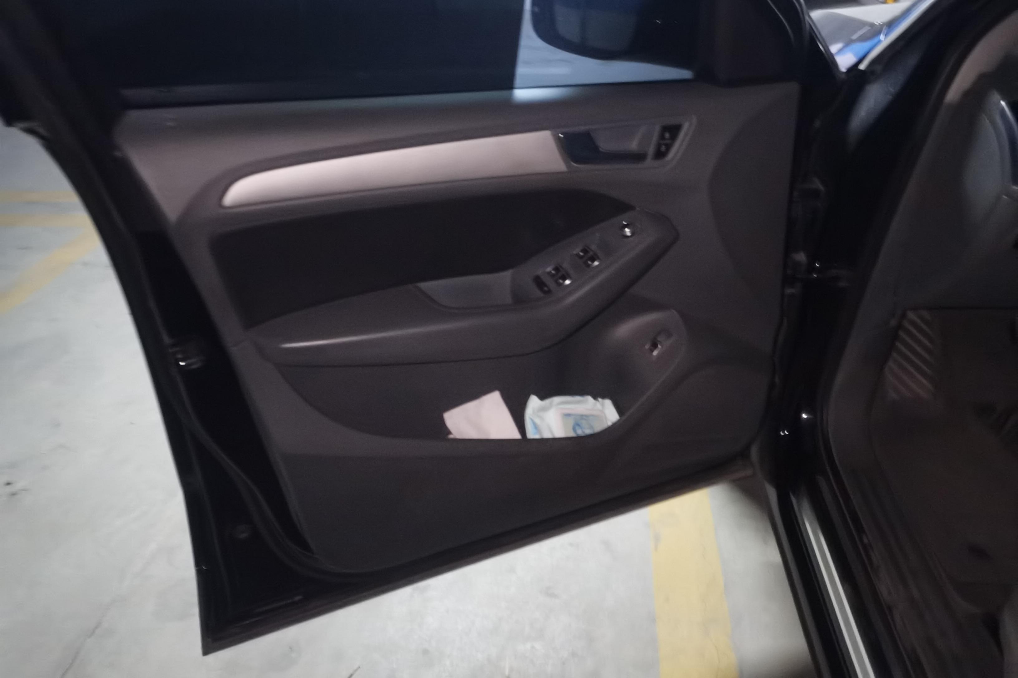 奥迪Q5 2013款 2.0T 自动 四驱 汽油 进取型 (国Ⅳ) 