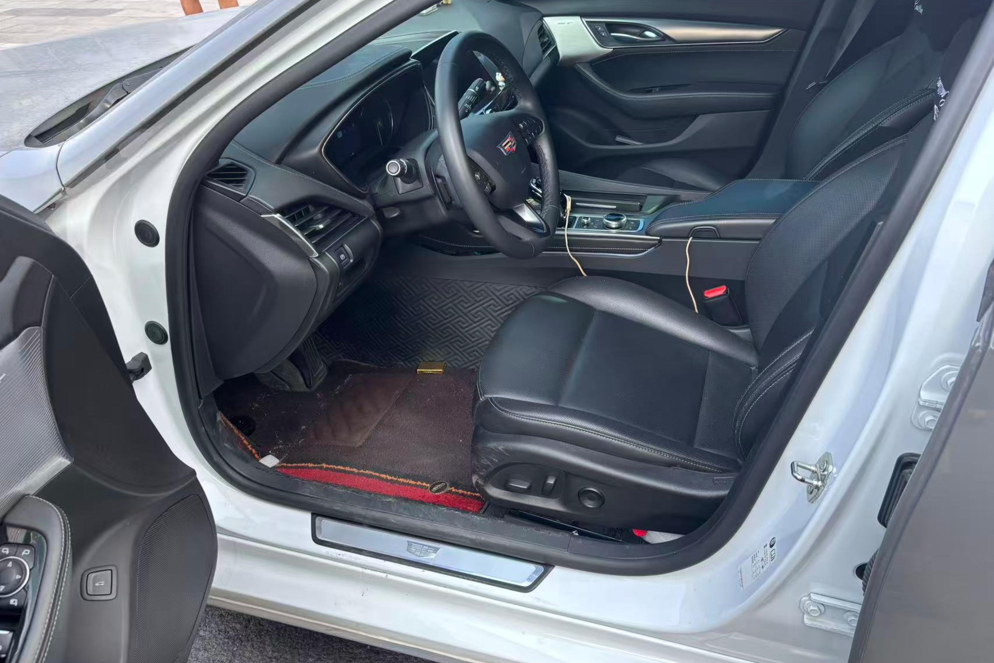 凯迪拉克CT5 2021款 2.0T 自动 28T风尚型 (国Ⅵ) 