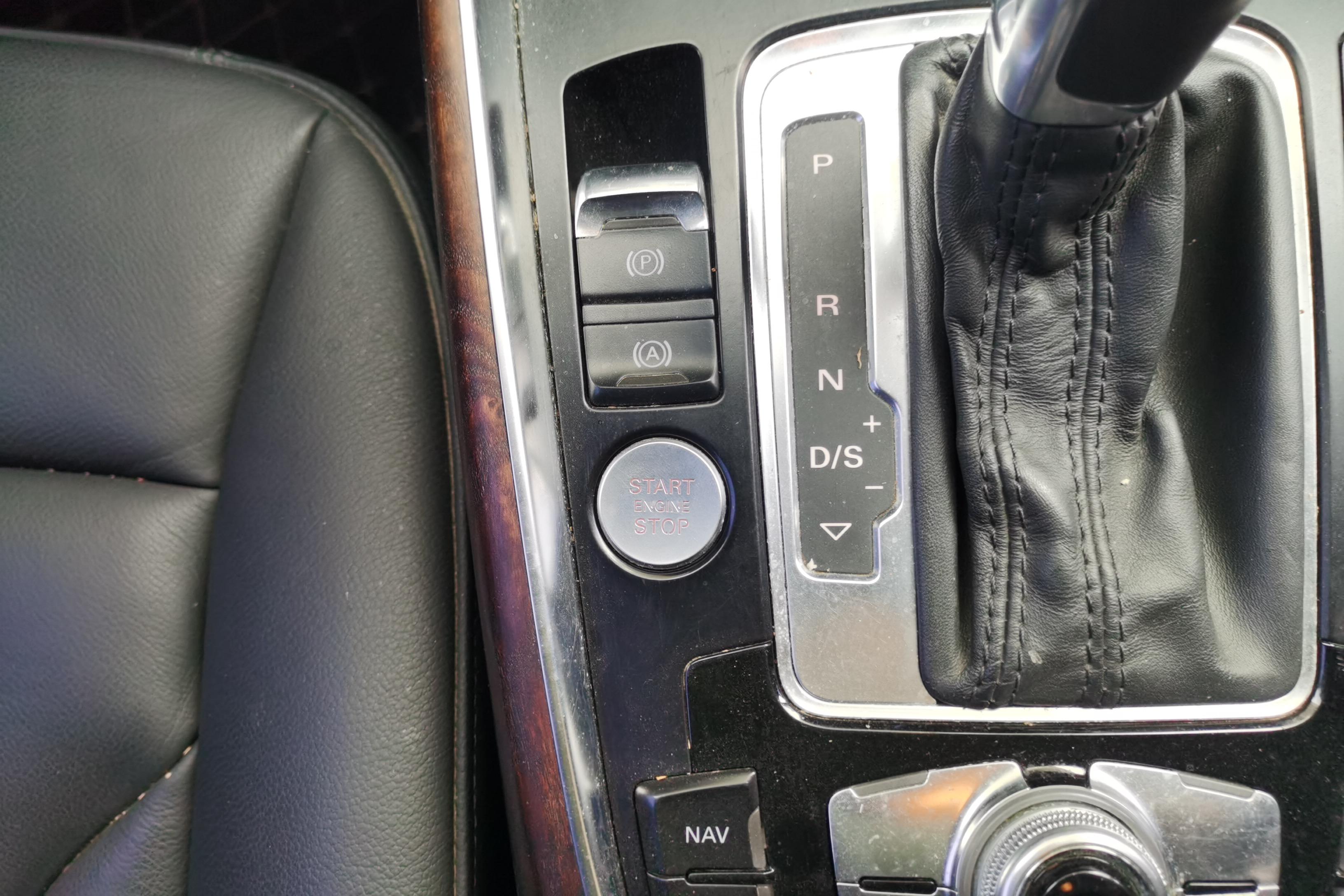 奥迪Q5 2013款 2.0T 自动 四驱 汽油 舒适型 (国Ⅳ) 