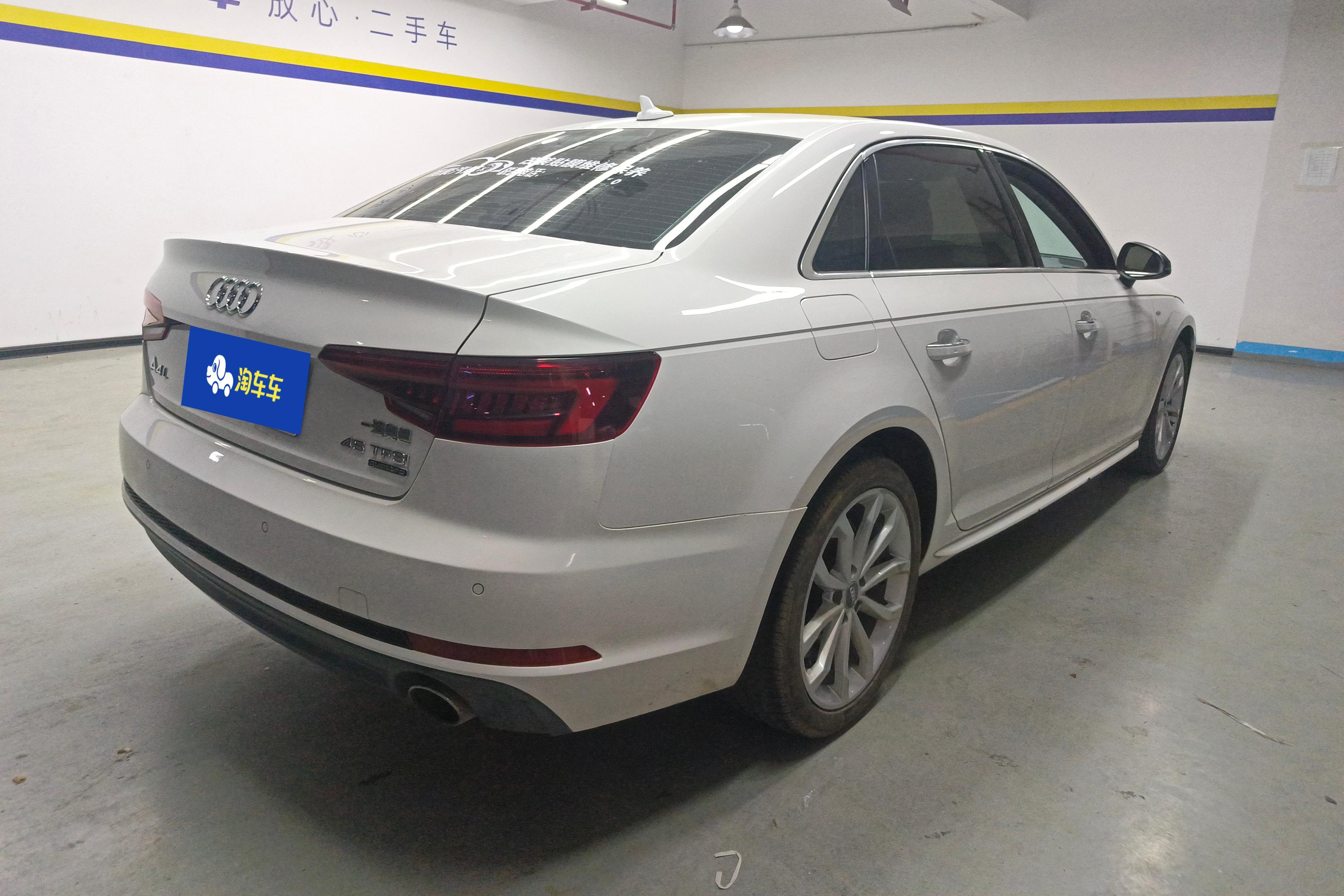 奥迪A4L 2018款 2.0T 自动 30周年quattro个性运动版 (国Ⅴ) 