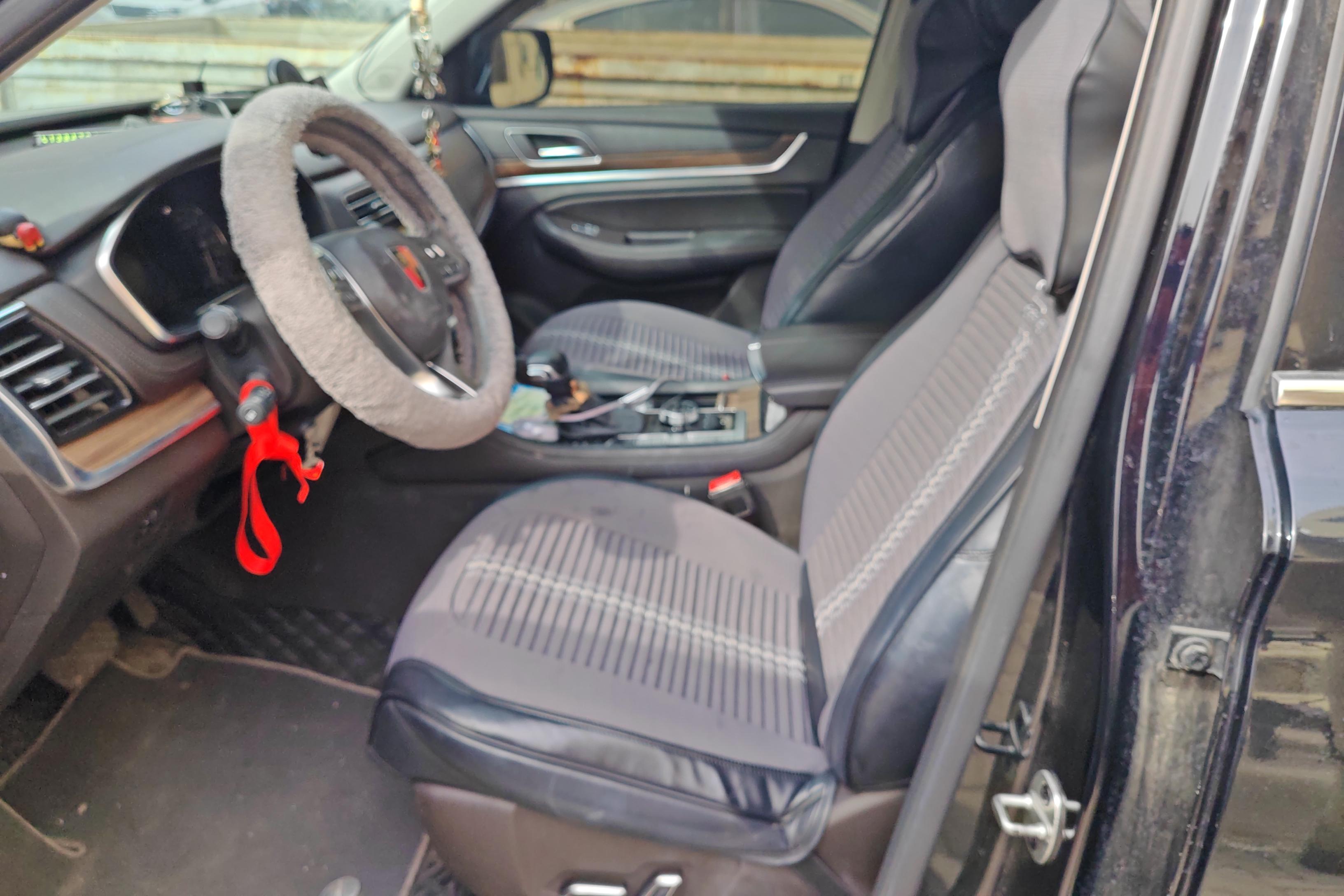 荣威RX8 2019款 2.0T 自动 四驱 30T智联网超群至尊版 (国Ⅵ) 