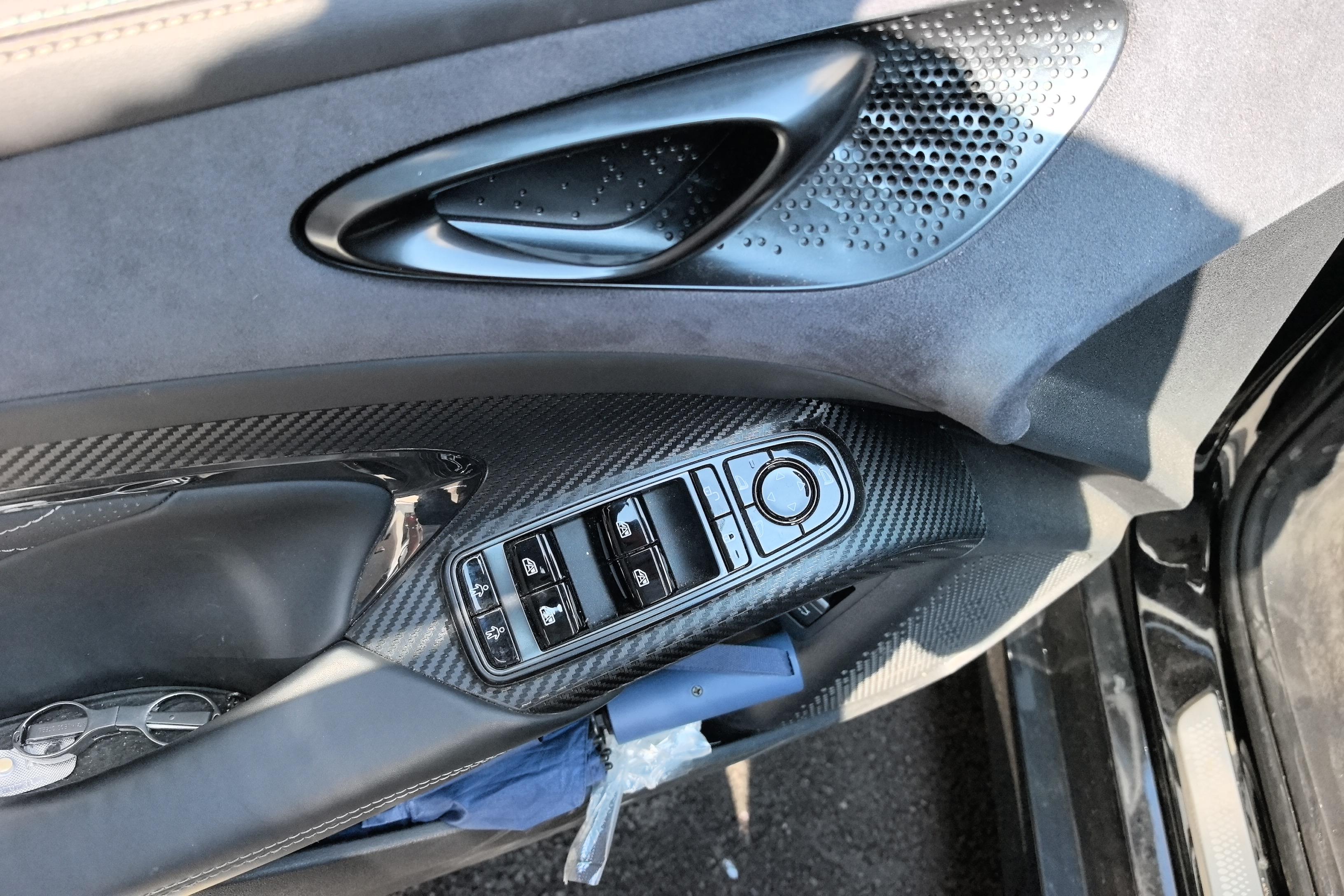 比亚迪海豹 冠军版 2023款 0.0T 自动 550km精英型 