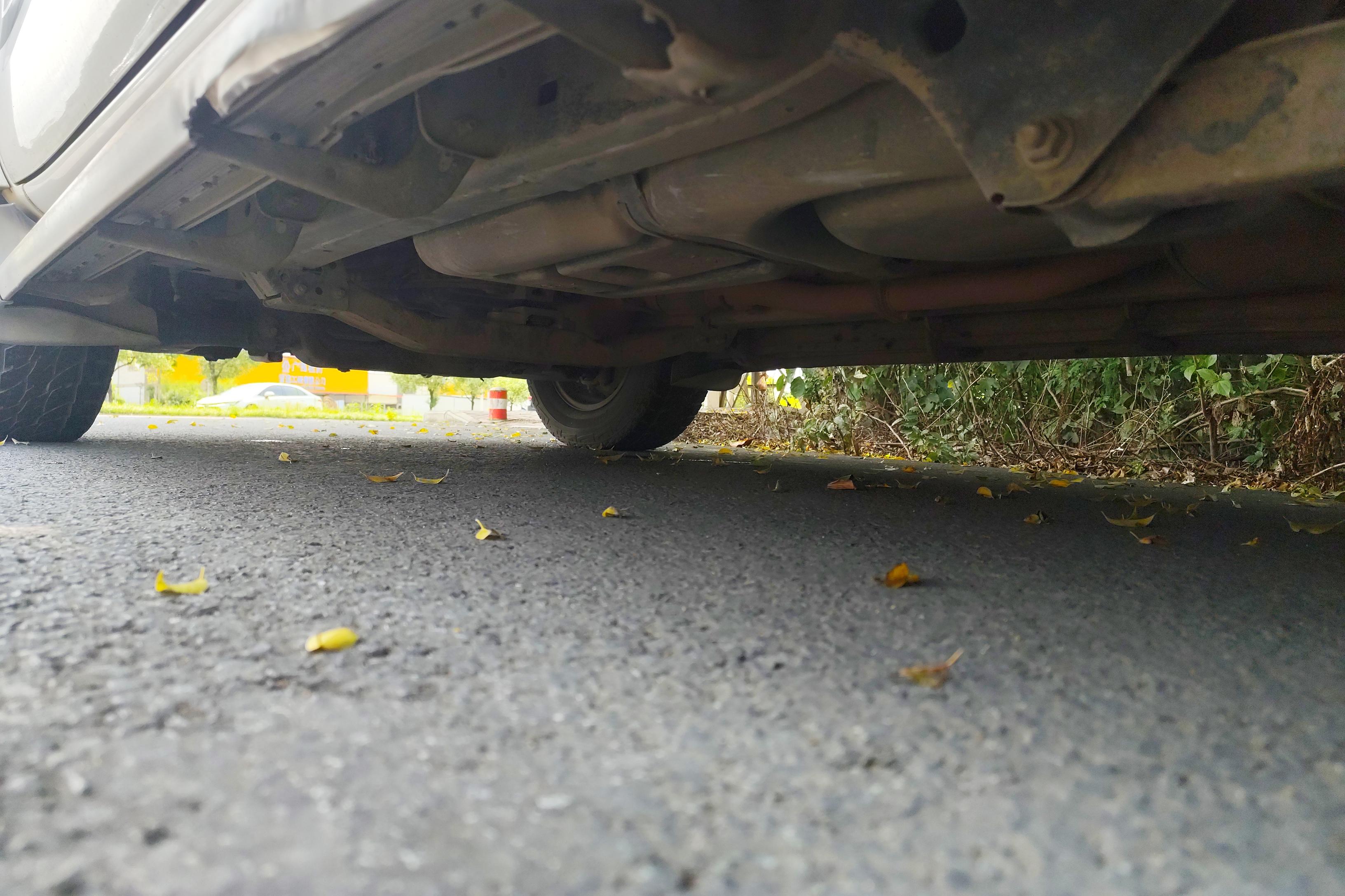 江铃驭胜 S350 2017款 2.0T 自动 后驱 豪华天窗版 (国Ⅴ) 