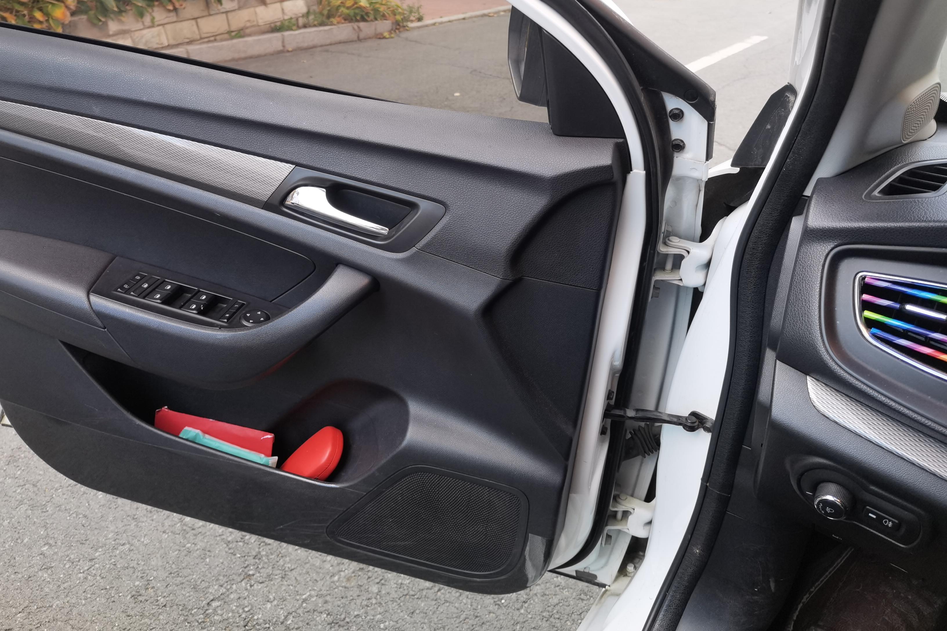 荣威360 2015款 1.4T 自动 尊享版 (国Ⅴ) 