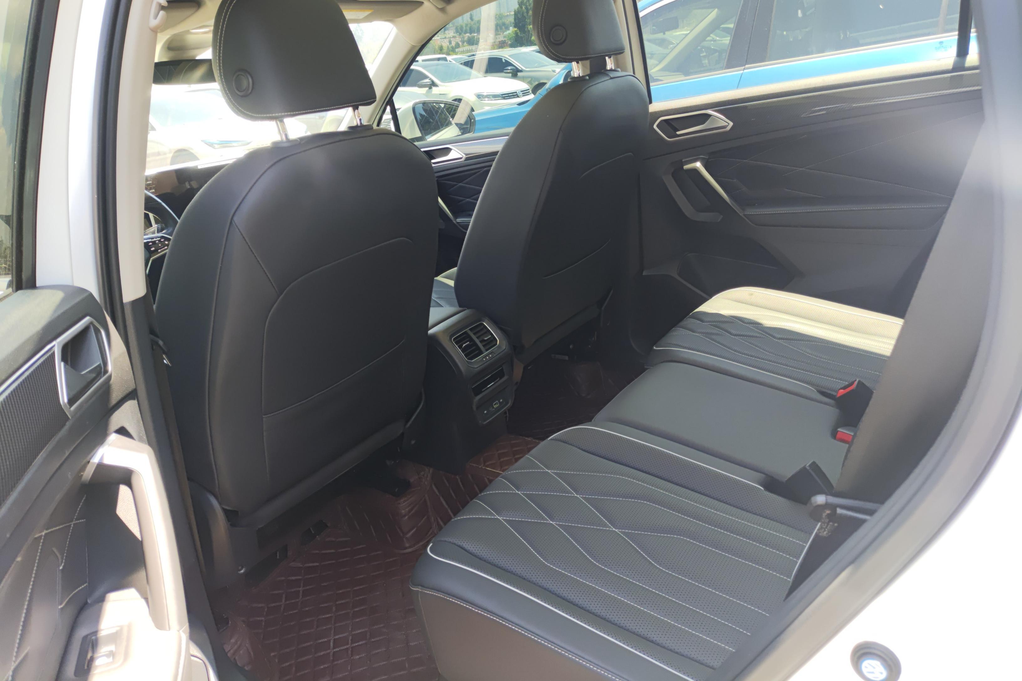 大众途观L R-Line 2023款 2.0T 自动 330TSI越享版 (国Ⅵ) 