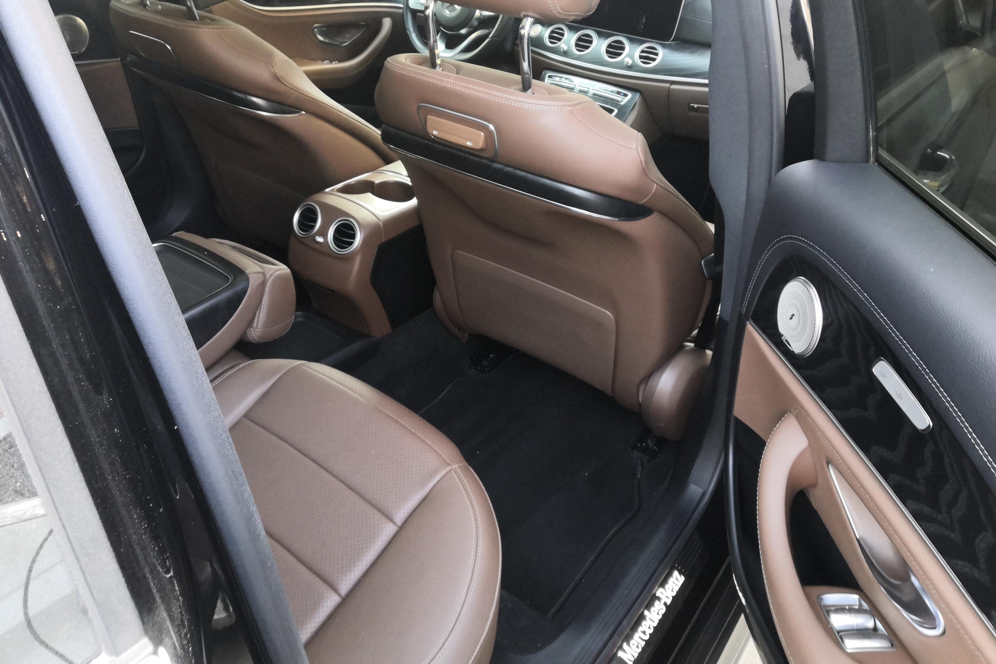 奔驰E级 E300L 2019款 2.0T 自动 汽油 运动时尚型改款 (国Ⅵ) 