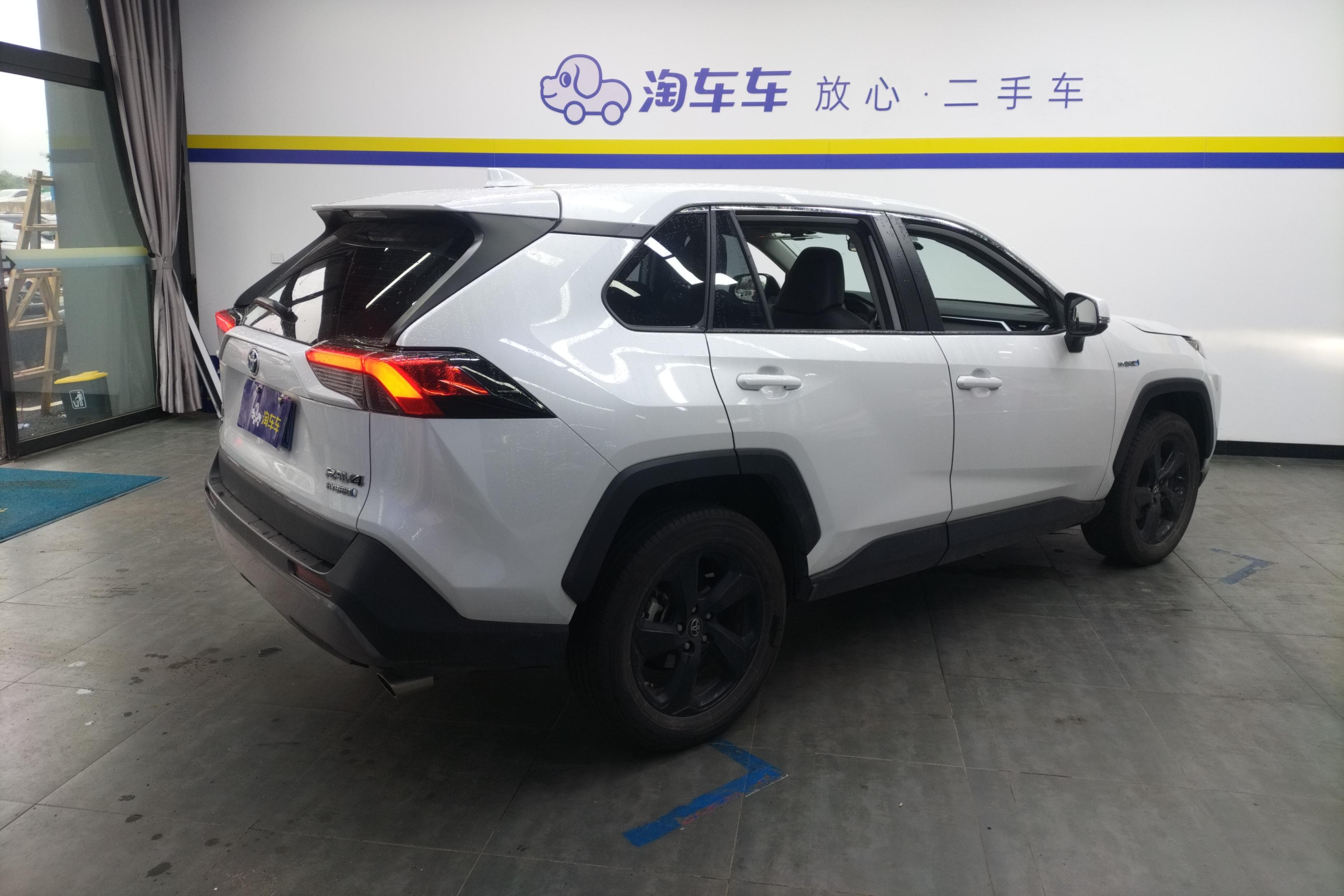 丰田RAV4 2021款 2.5L 自动 四驱 精英PLUS版 (国Ⅵ) 