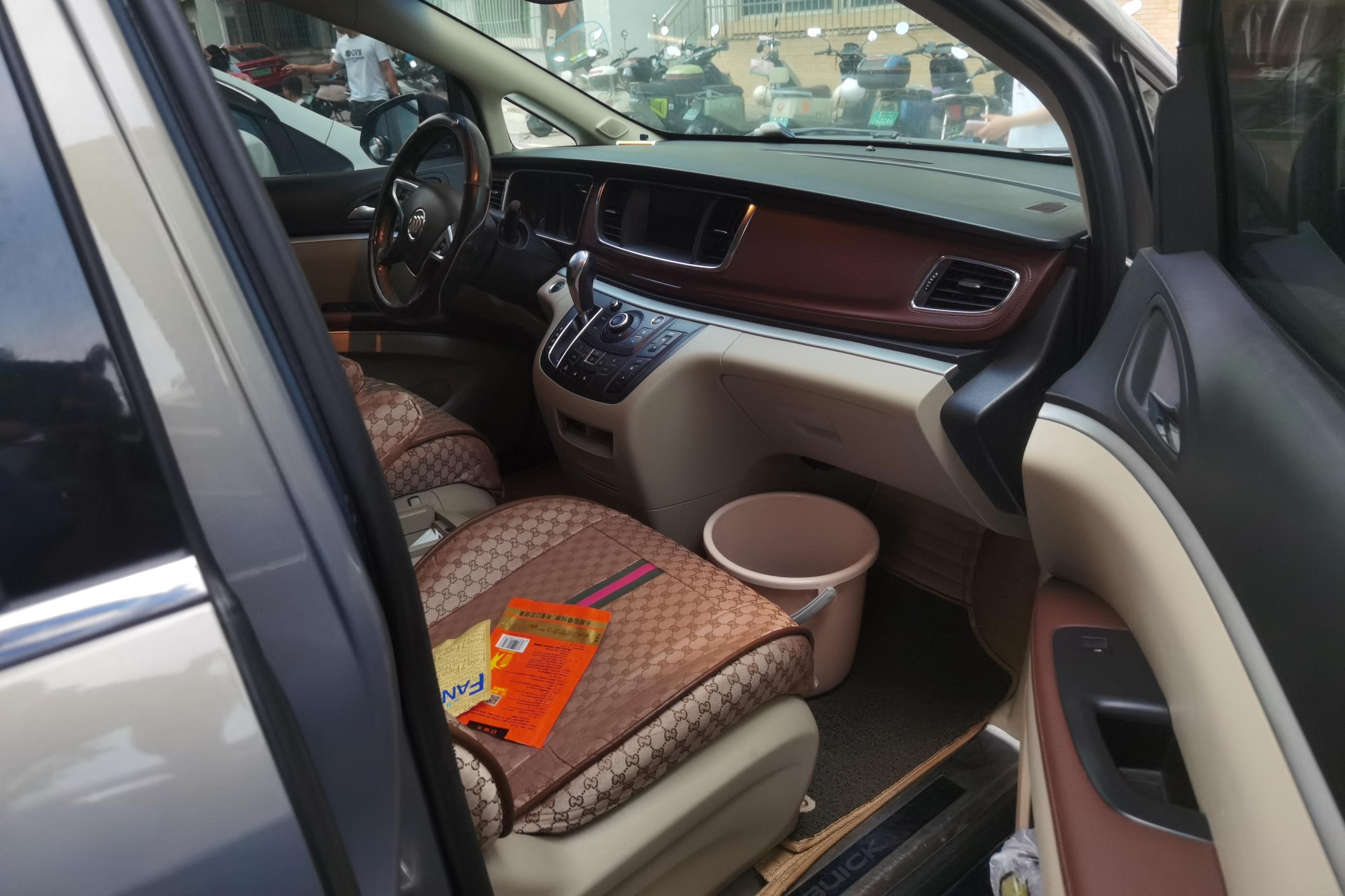 别克GL8 2018款 2.0T 自动 7座 28T豪华型 (国Ⅵ) 