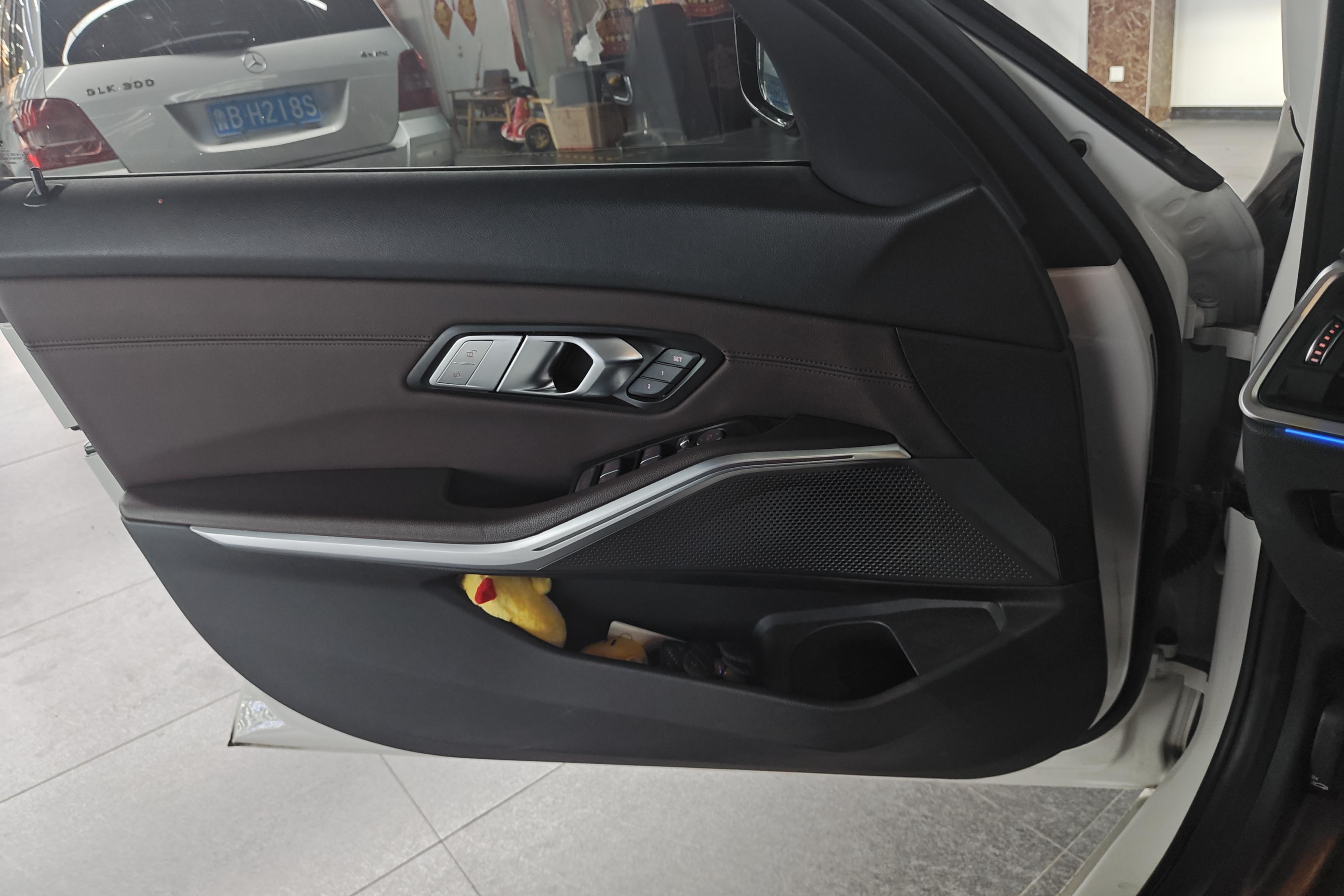宝马3系 325Li 2020款 2.0T 自动 后驱 改款M运动套装 (国Ⅵ) 