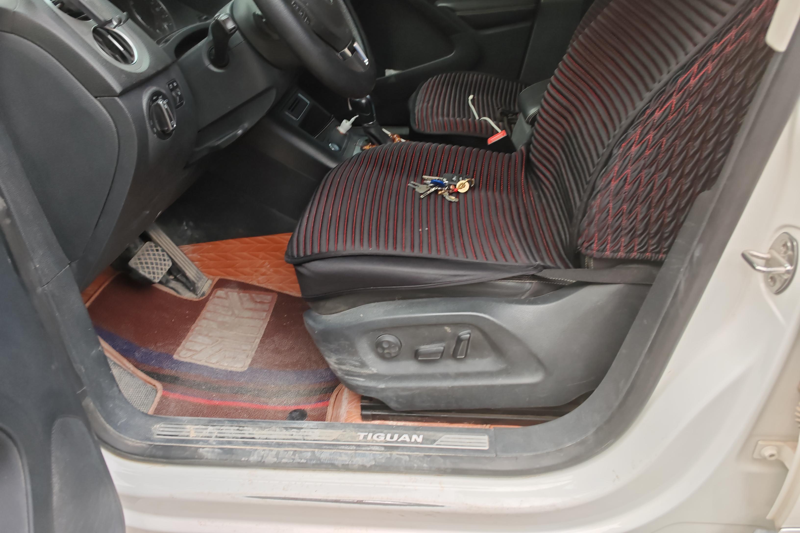 大众途观 2016款 1.8T 自动 四驱 300TSI豪华版 (国Ⅴ) 