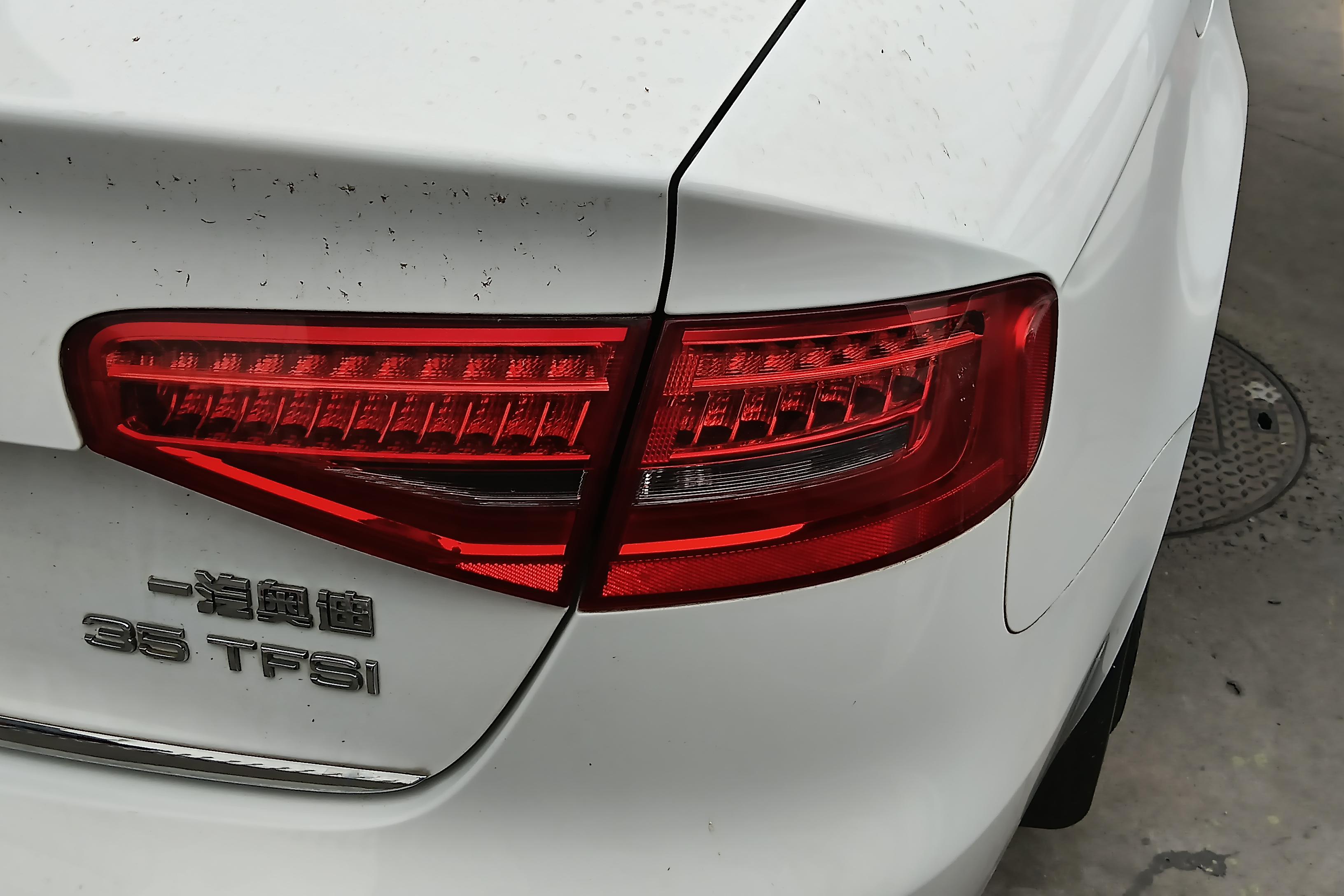 奥迪A4L 2015款 2.0T 自动 豪华型 (国Ⅳ) 