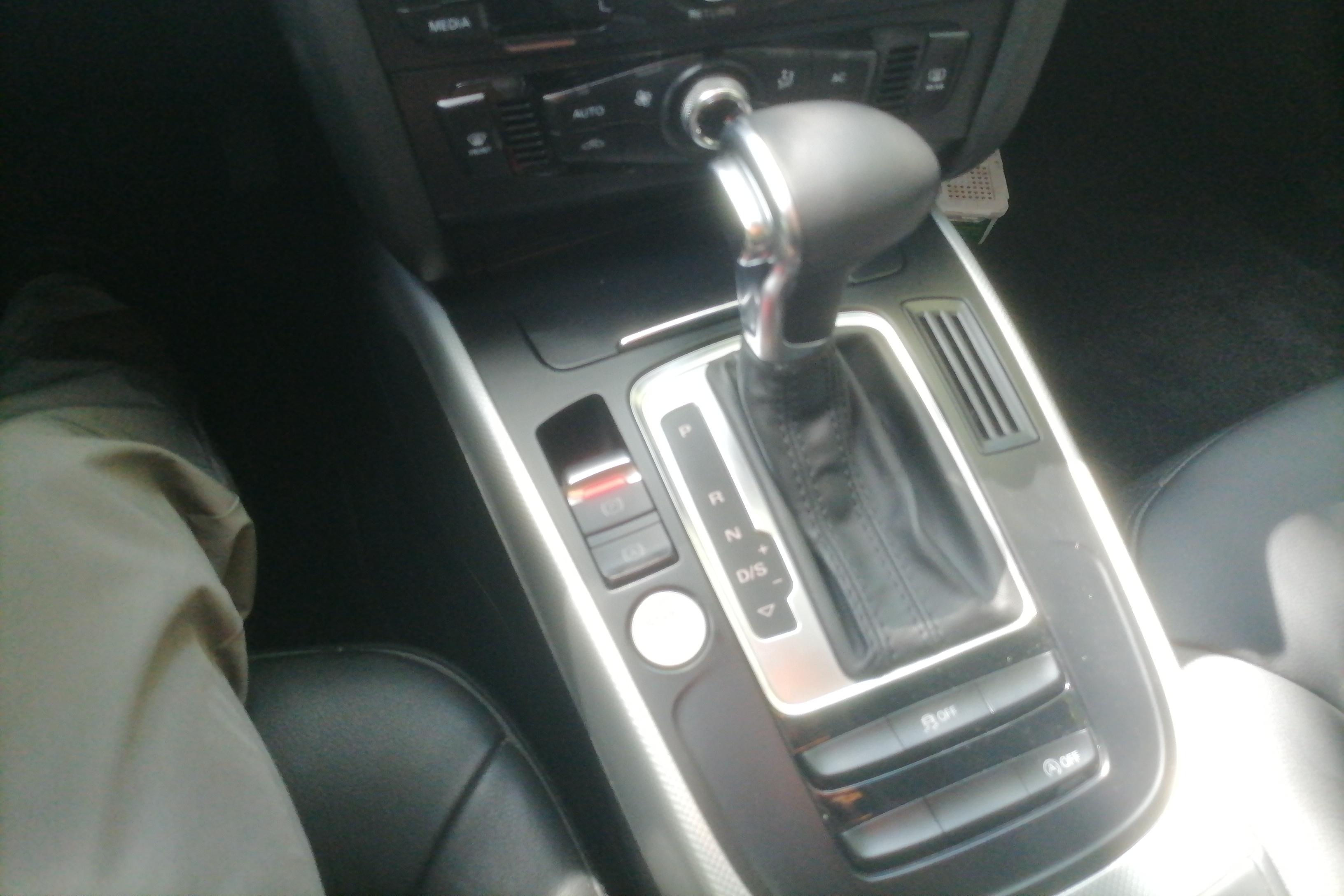 奥迪A4L 35TFSI 2013款 2.0T 自动 前驱 标准型 (国Ⅳ) 