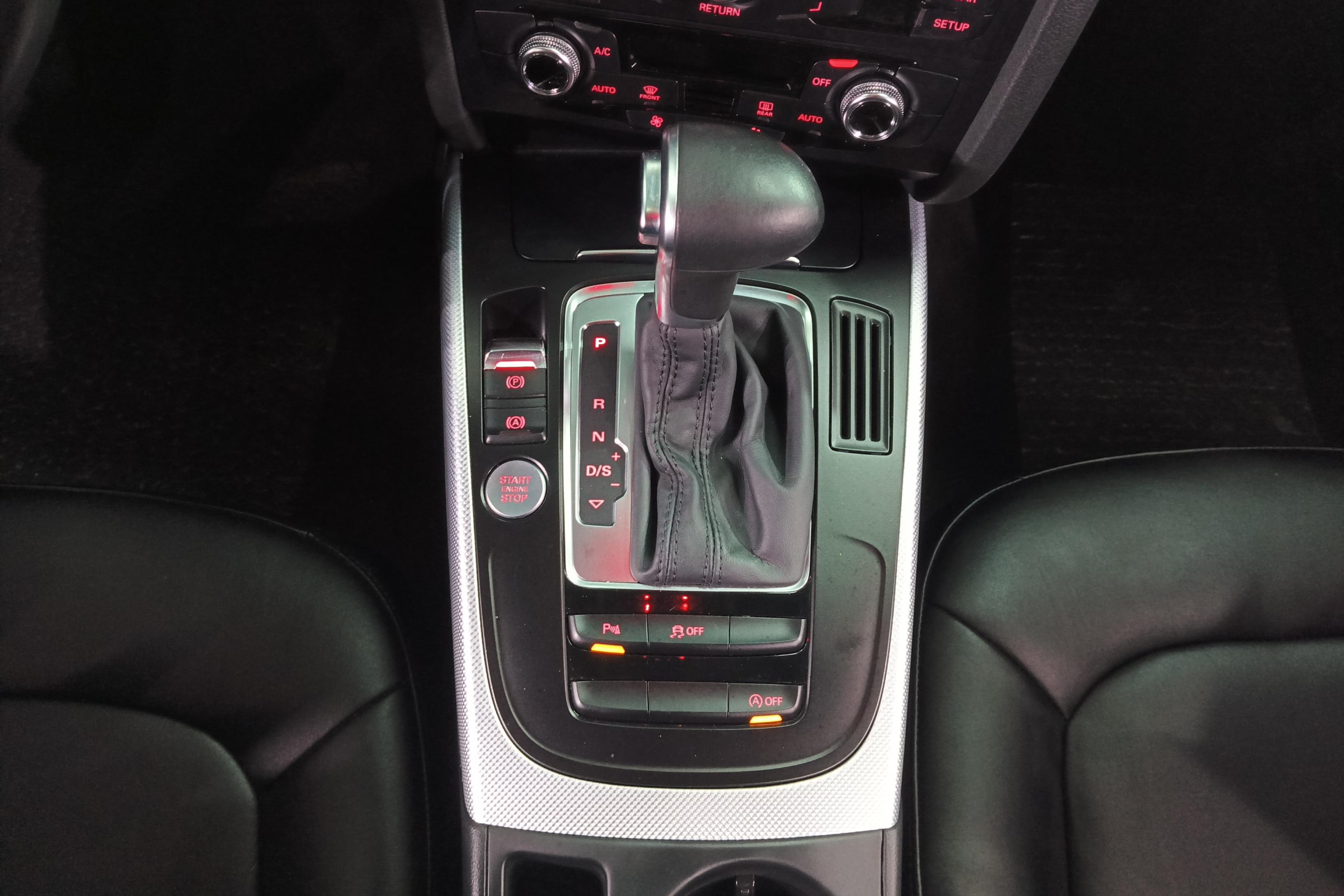 奥迪A4L 2016款 2.0T 自动 标准型典藏版 (国Ⅴ) 