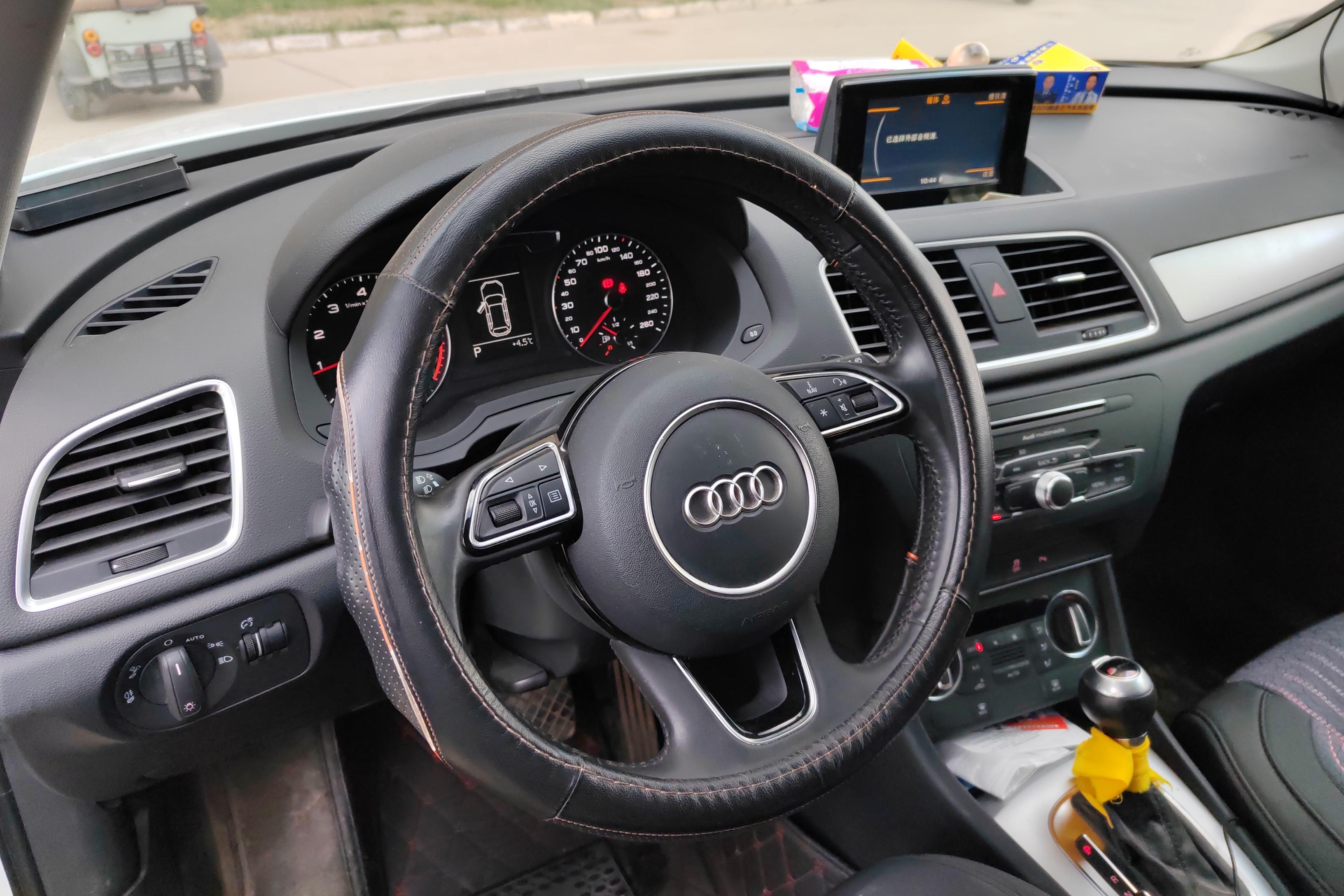 奥迪Q3 30TFSI 2018款 1.4T 自动 前驱 时尚型30周年纪念版 (国Ⅴ) 