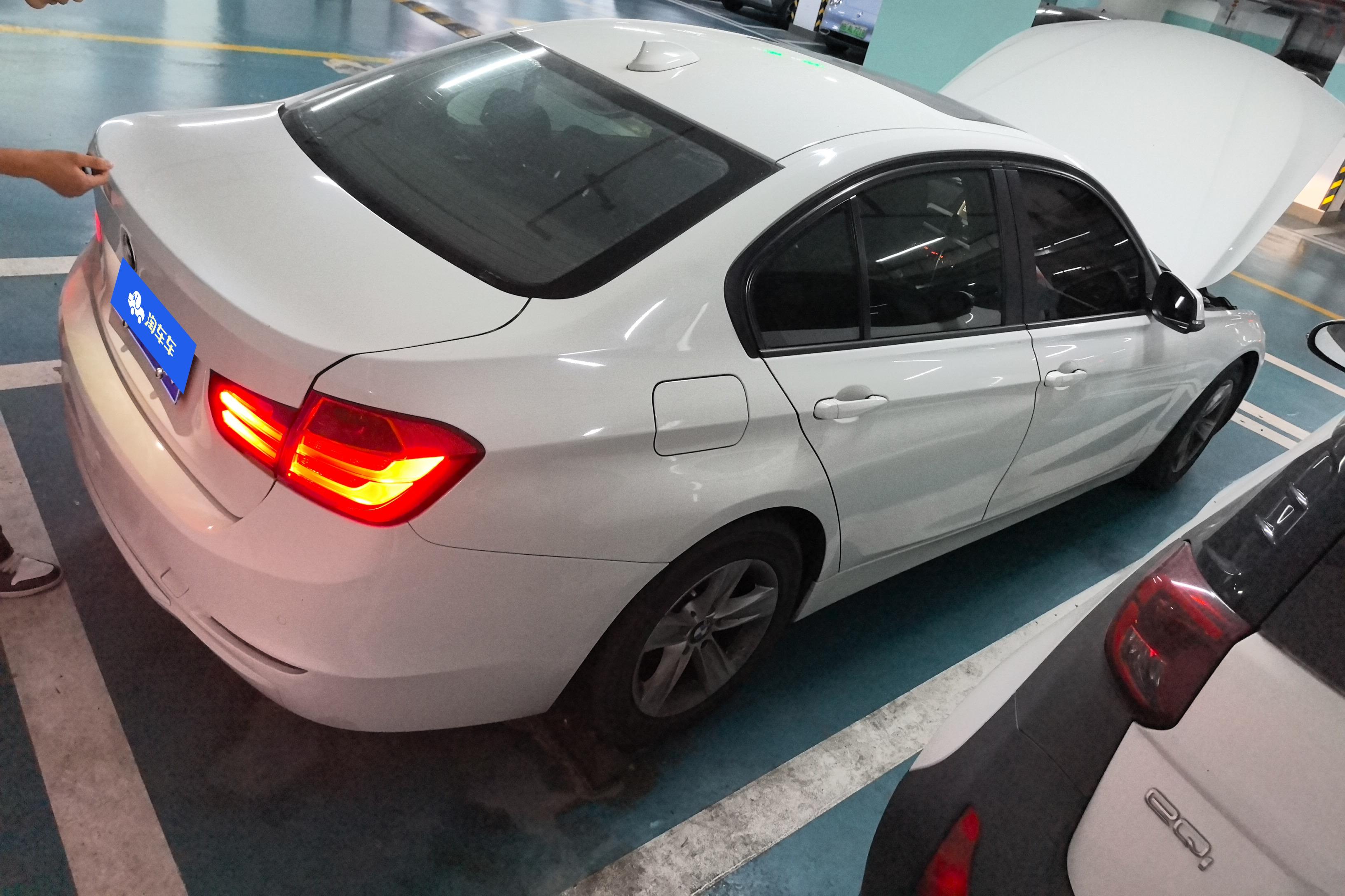 宝马3系 320i 2015款 2.0T 自动 汽油 时尚型 (国Ⅳ) 
