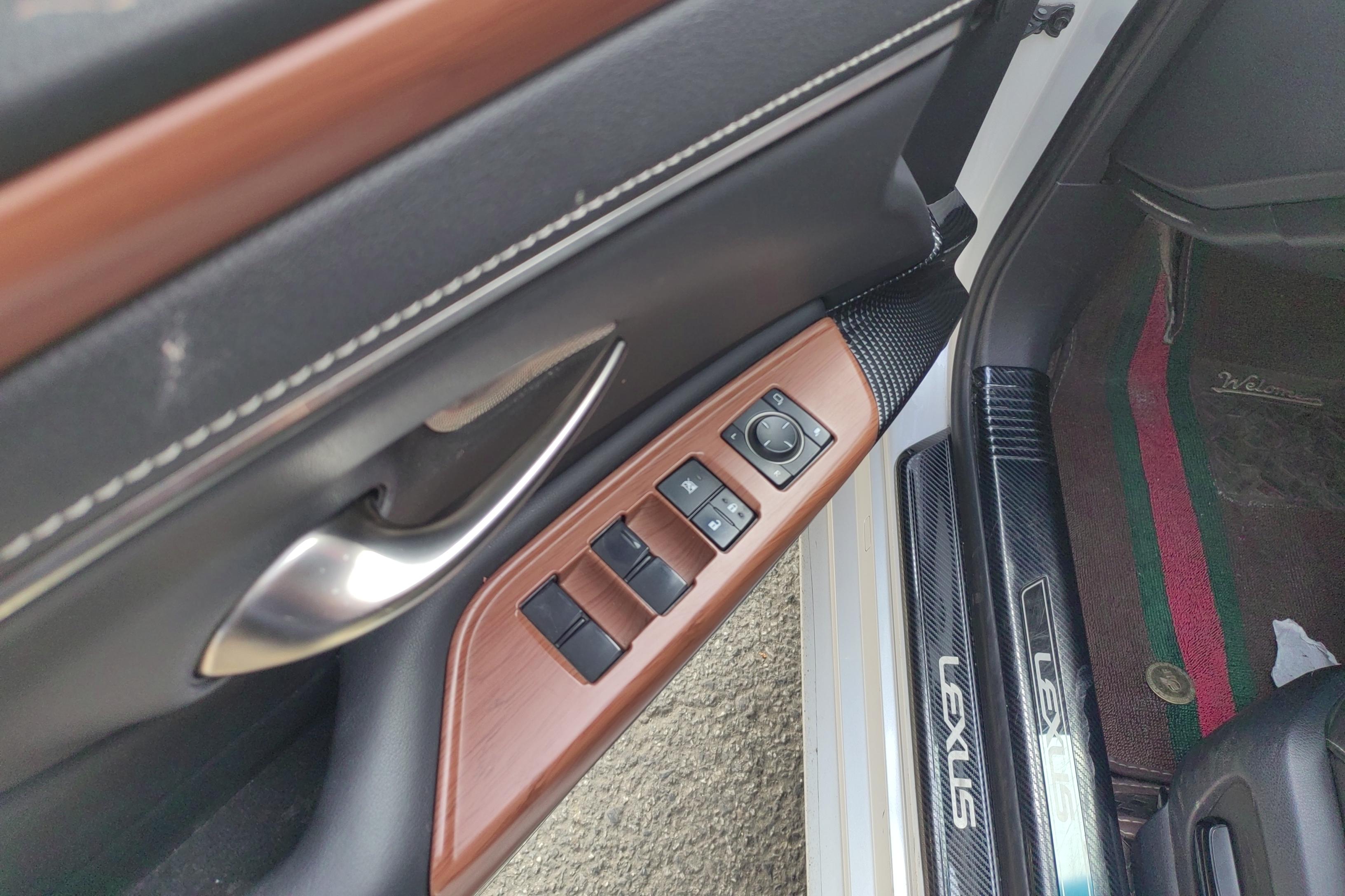 雷克萨斯ES 300h [进口] 2018款 2.5L 自动 卓越版 (国Ⅴ) 