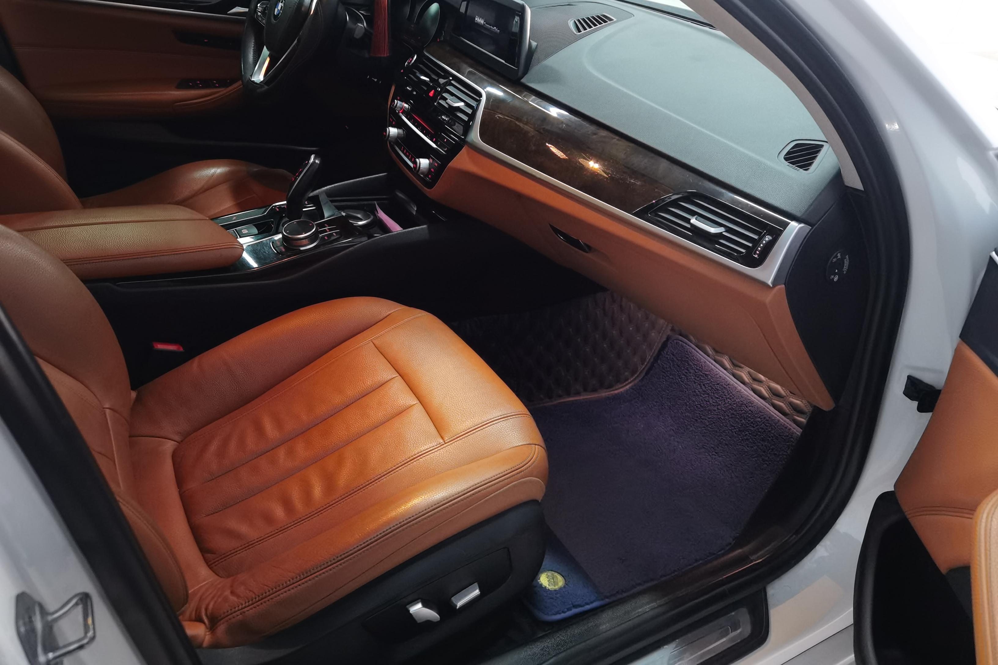 宝马5系 528Li 2018款 2.0T 自动 汽油 上市特别版 (国Ⅴ) 