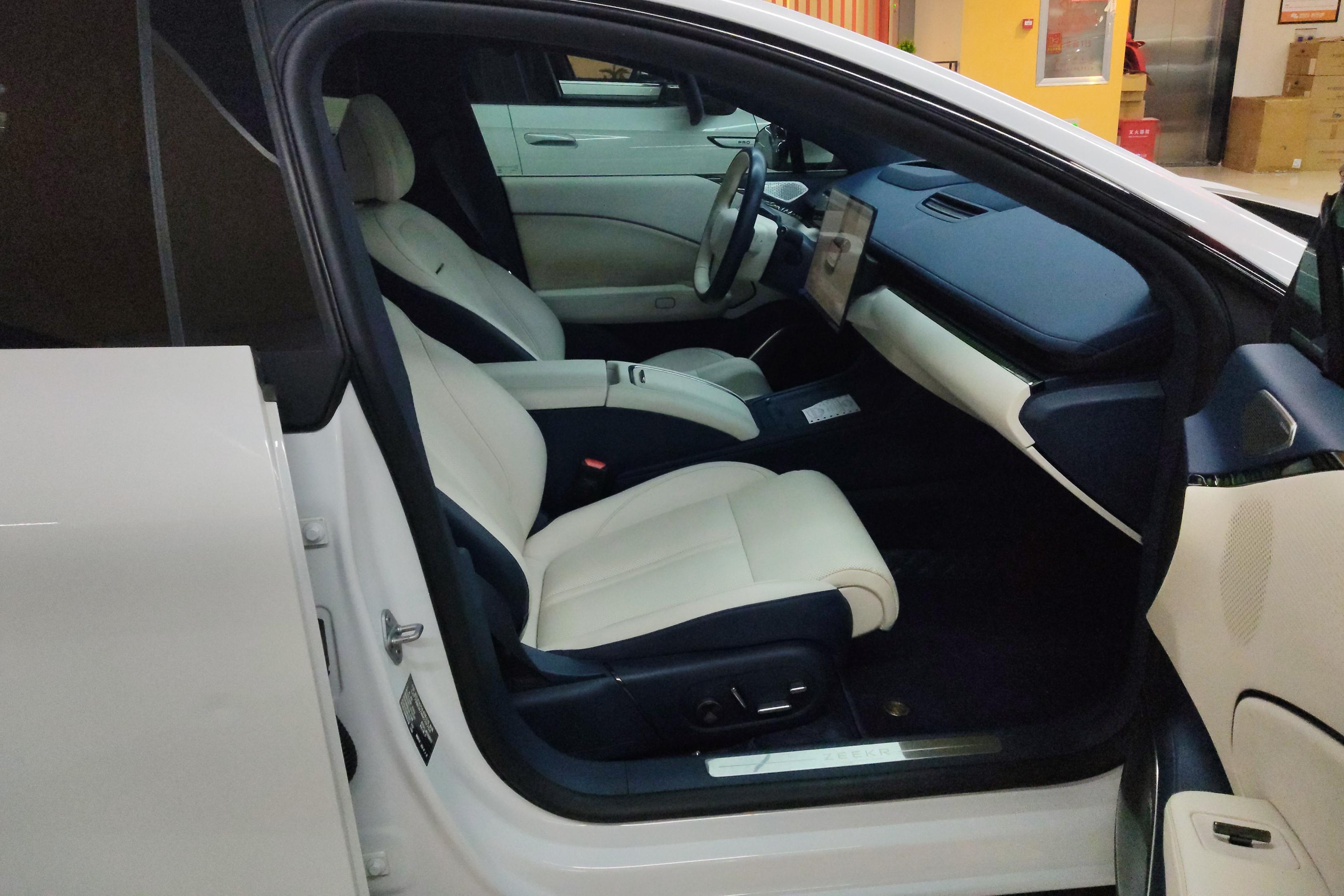 极氪007 2024款 0.0T 自动 后驱增强版75kWh 