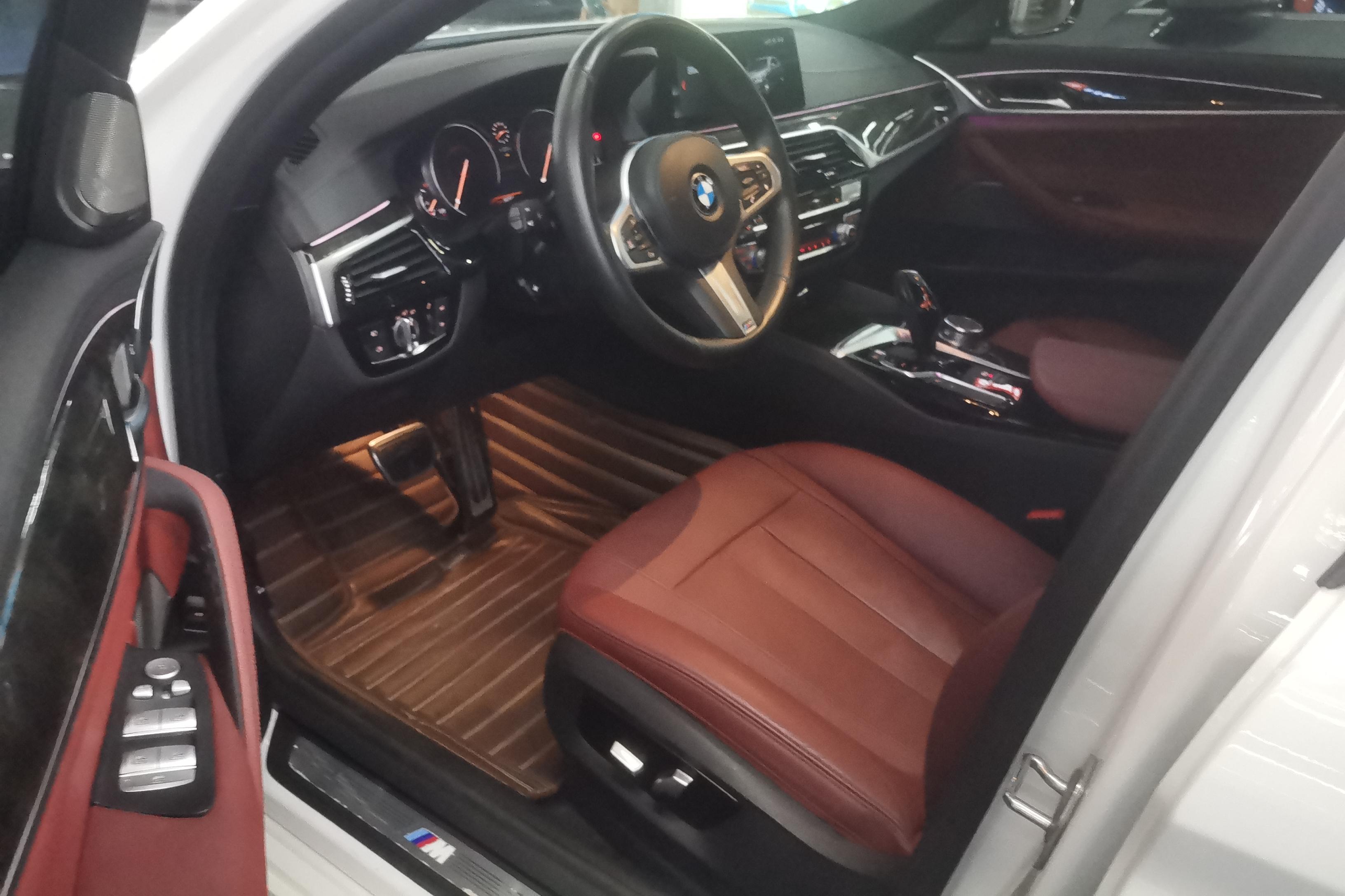 宝马5系 530Li 2018款 2.0T 自动 后驱 尊享型M运动套装 (国Ⅴ) 