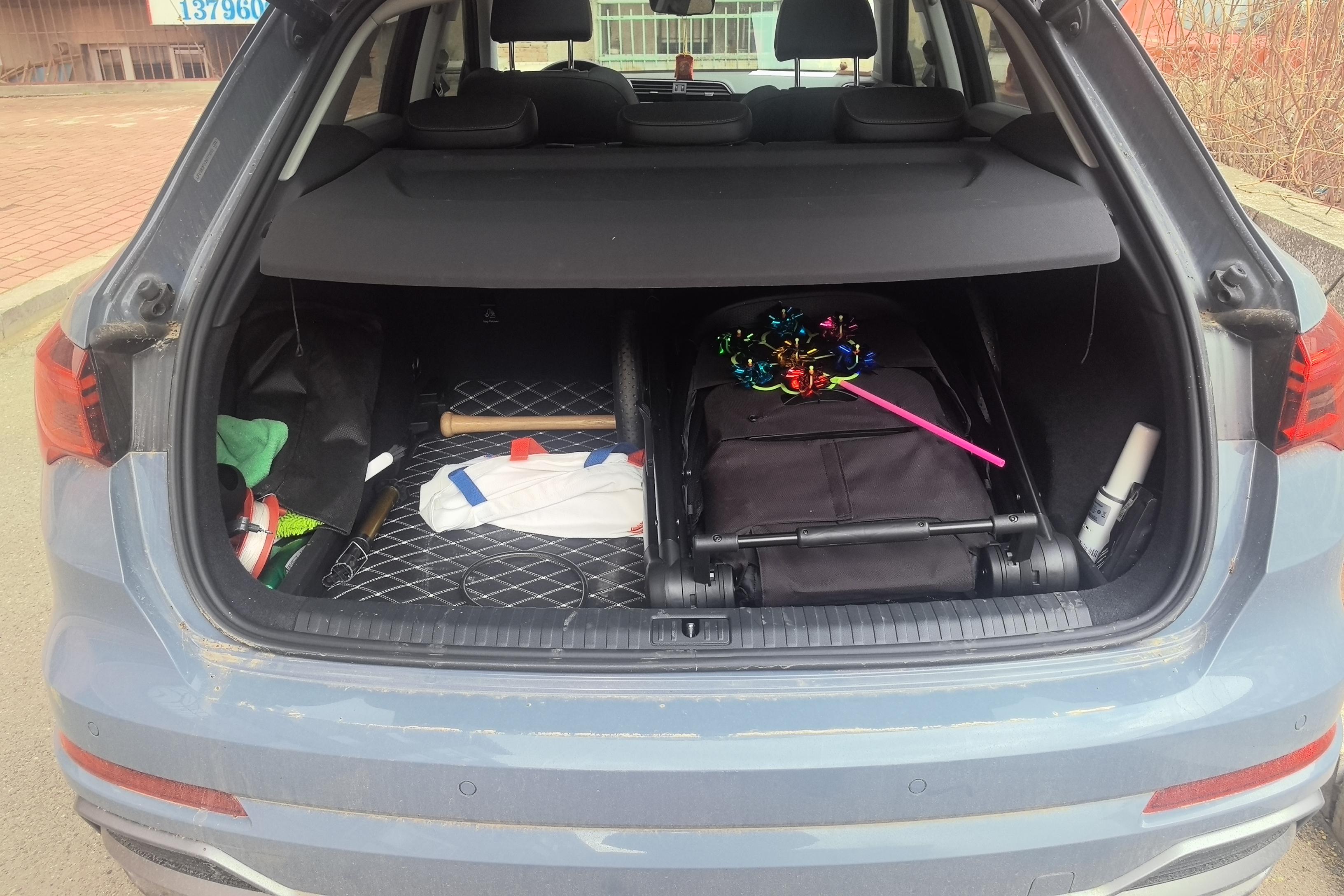 奥迪Q3 40TFSI 2022款 2.0T 自动 前驱 RS套件燃速型 (国Ⅵ) 