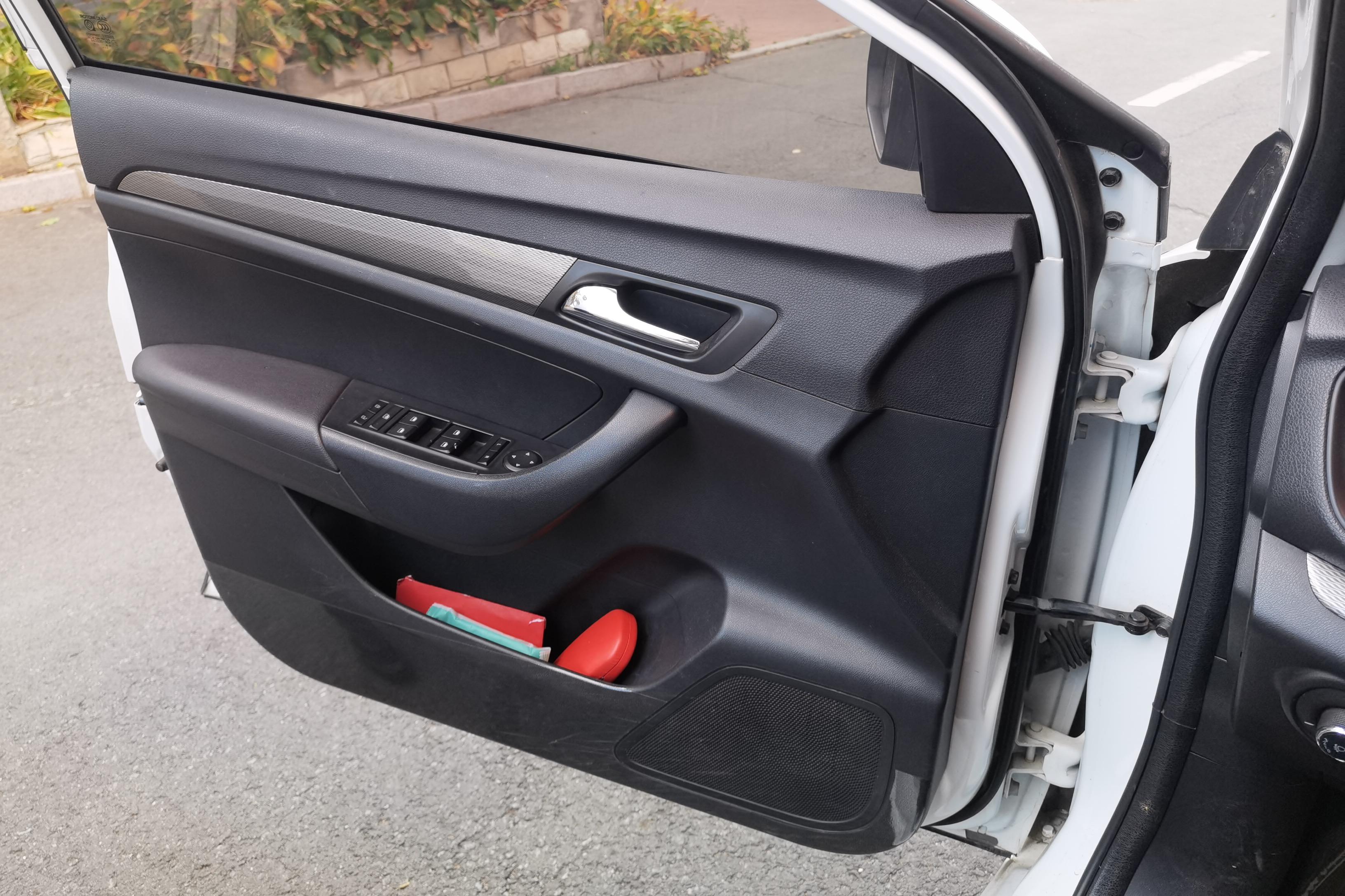 荣威360 2015款 1.4T 自动 尊享版 (国Ⅴ) 