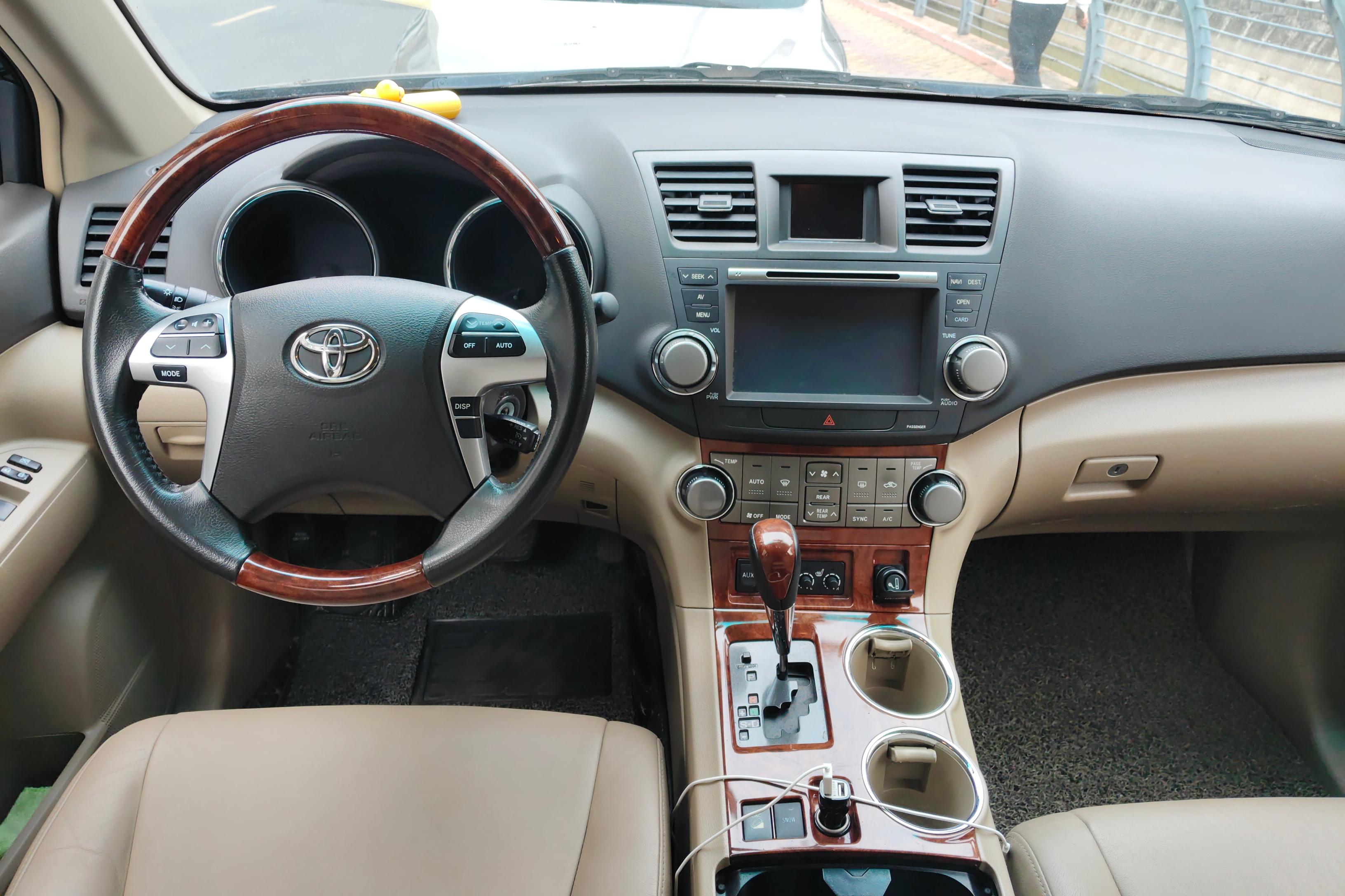 丰田汉兰达 2012款 3.5L 自动 四驱 豪华版 (国Ⅳ) 