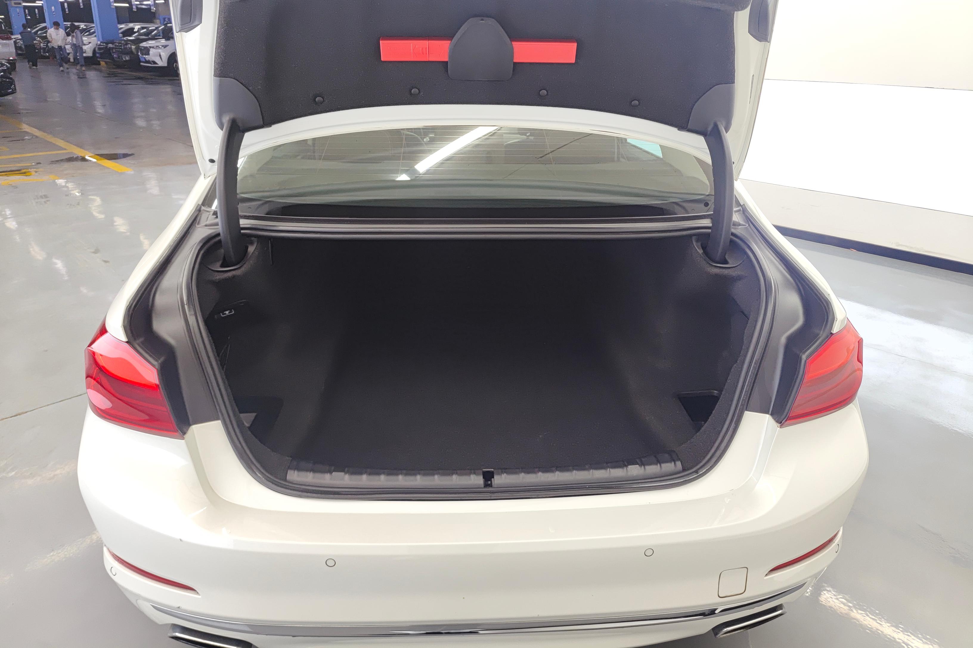 宝马5系 530Li 2018款 2.0T 自动 汽油 xDrive豪华套装改款 (国Ⅴ) 