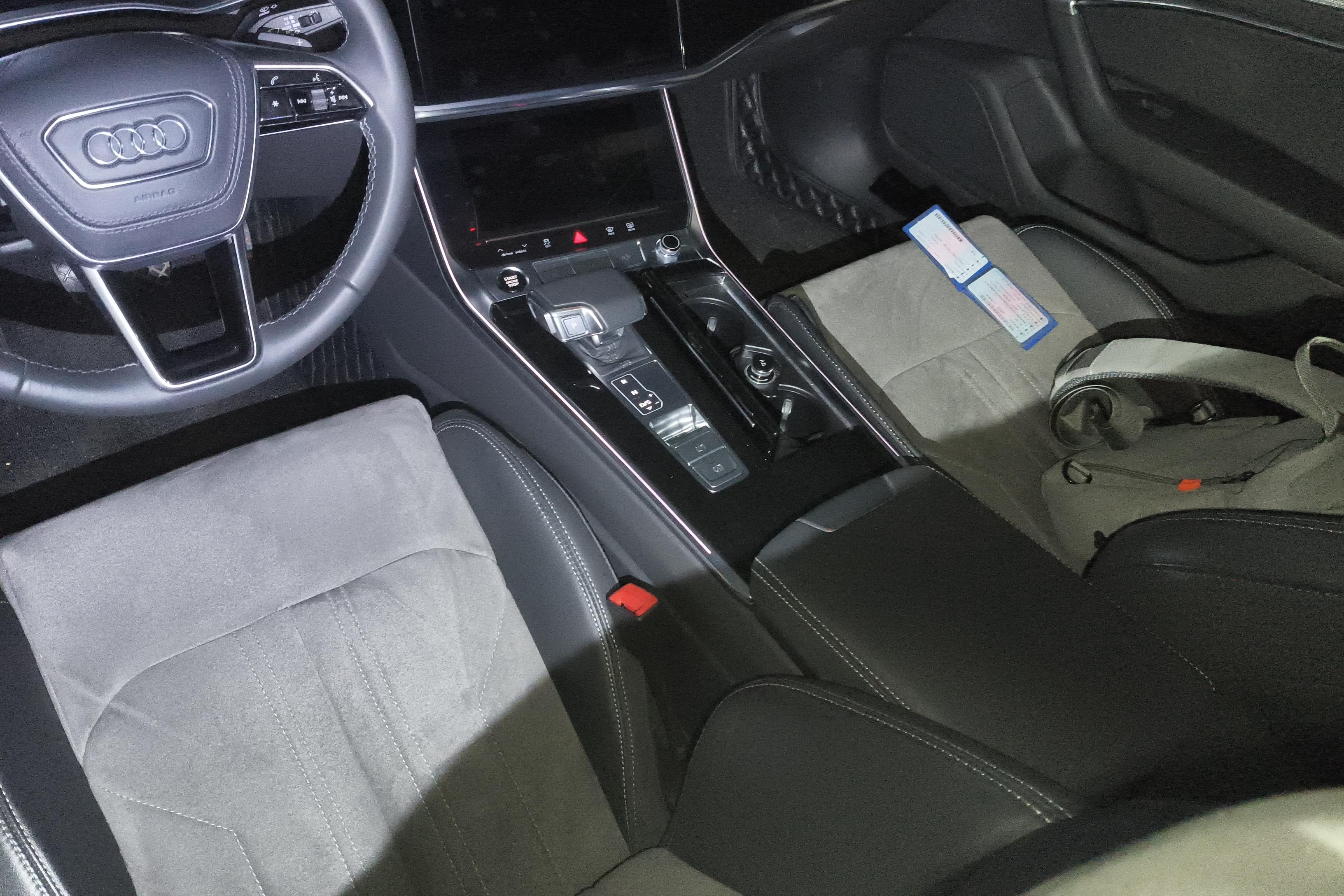 奥迪A6L 45TFSI 2023款 2.0T 自动 改款臻选动感型 (国Ⅵ) 