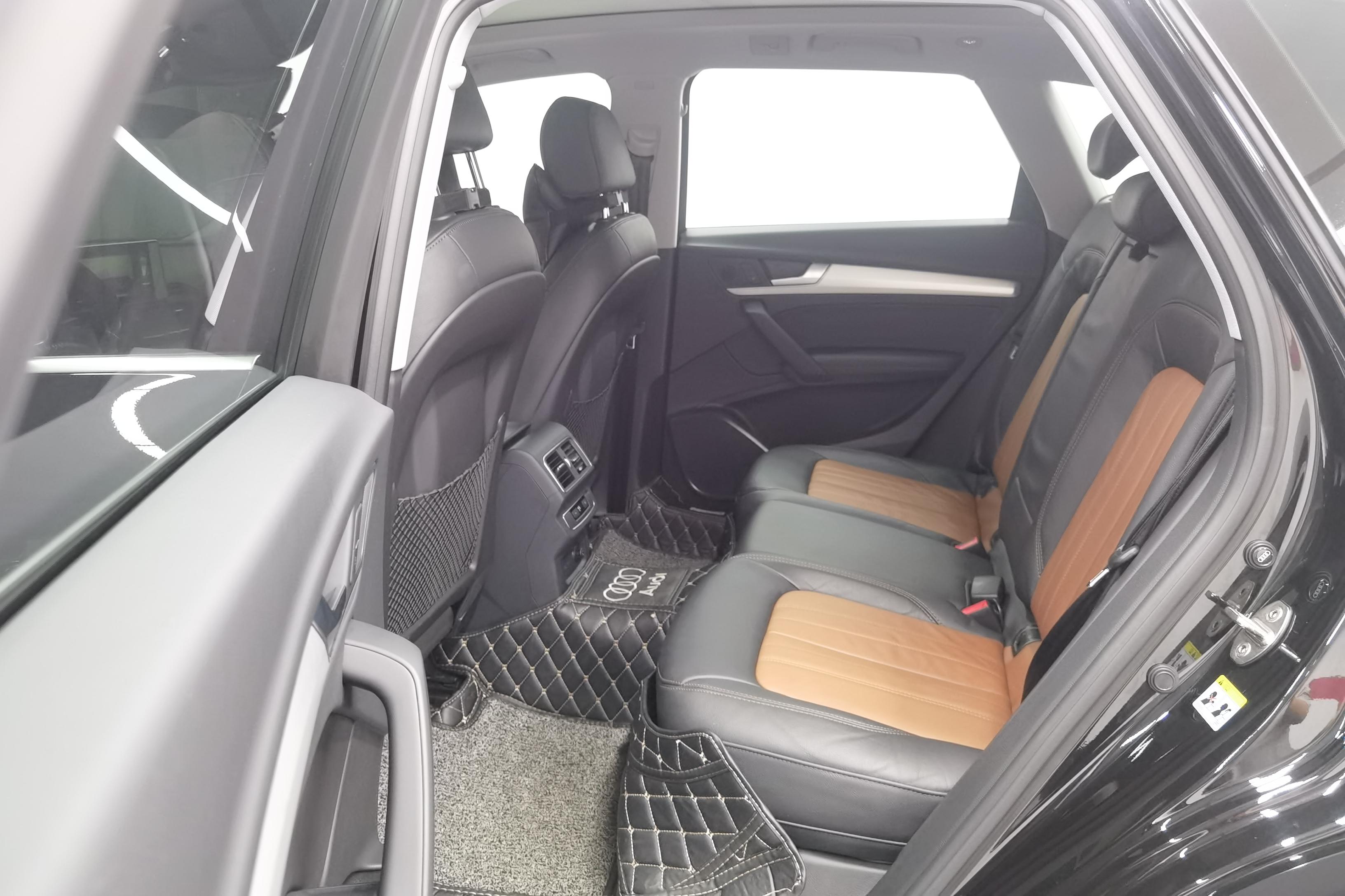 奥迪Q5L 40TFSI 2020款 2.0T 自动 改款荣享时尚型 (国Ⅵ) 