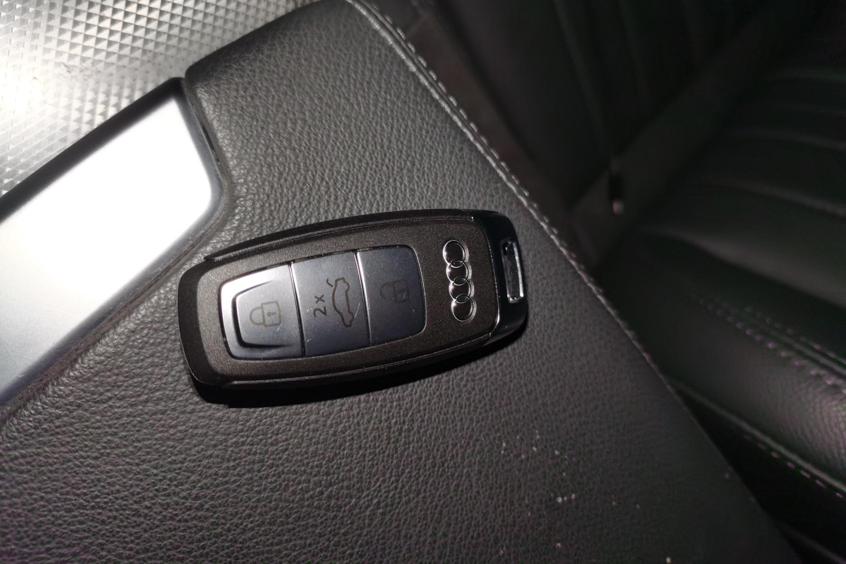 奥迪A6L 45TFSI 2020款 2.0T 自动 臻选致雅型 (国Ⅵ) 