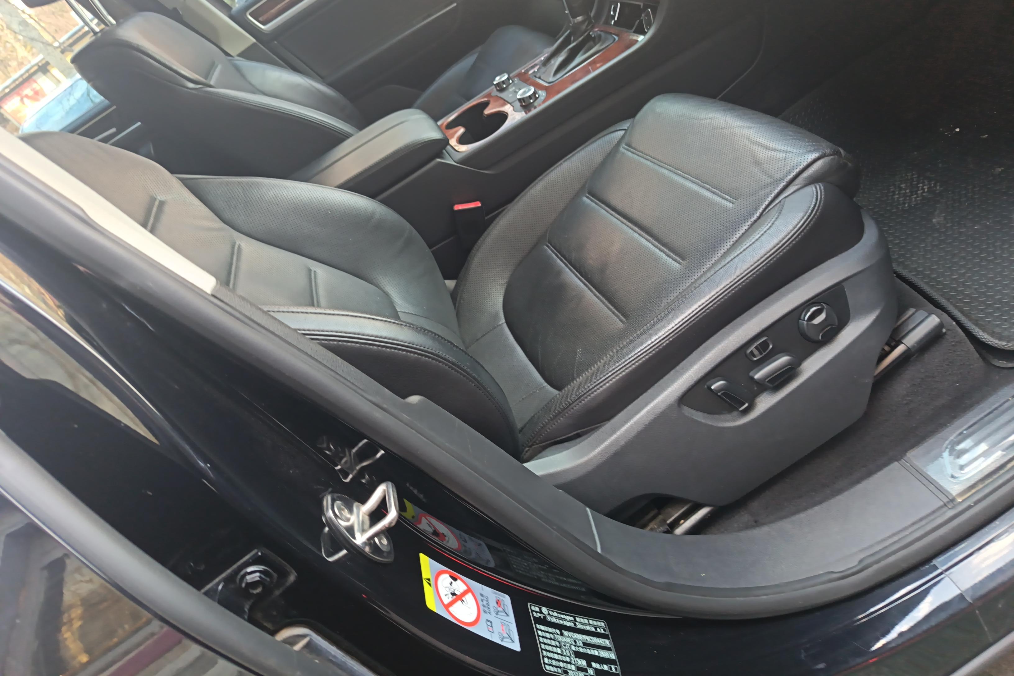 大众途锐 [进口] 2011款 3.0T 自动 四驱 汽油 豪华型 