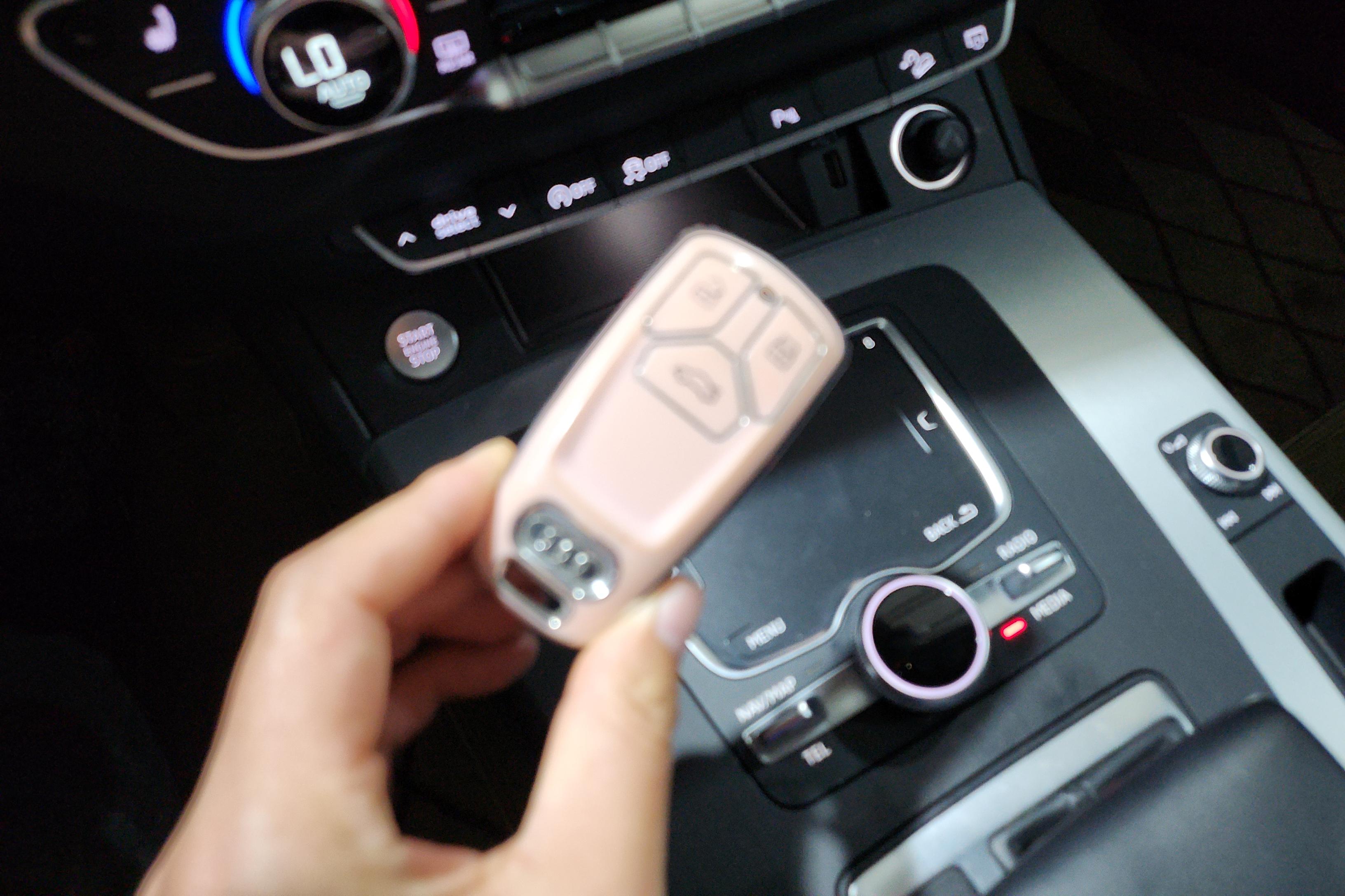 奥迪Q5L 40TFSI 2020款 2.0T 自动 荣享时尚型 (国Ⅵ) 