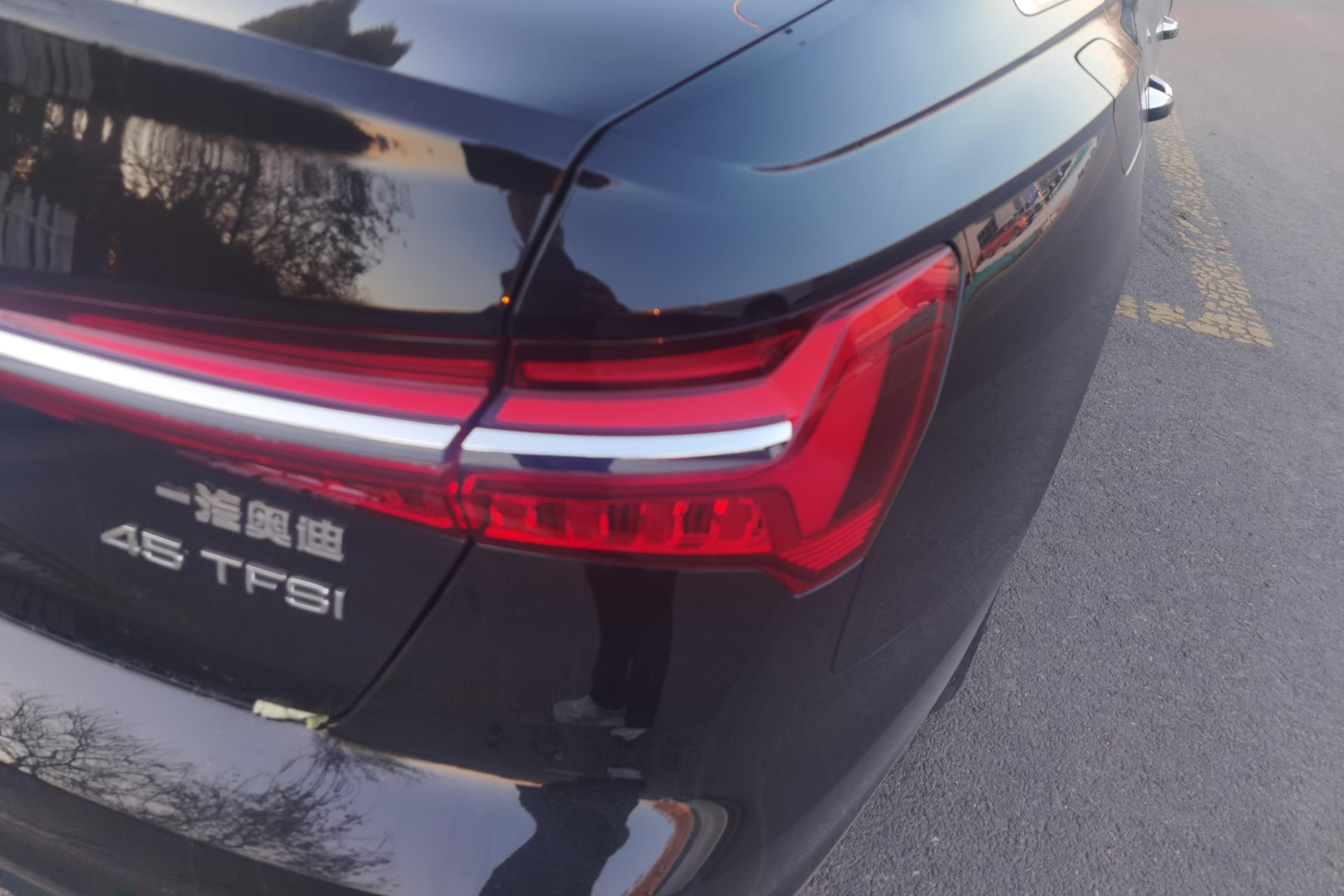 奥迪A6L 45TFSI 2022款 2.0T 自动 臻选动感型 (国Ⅵ) 