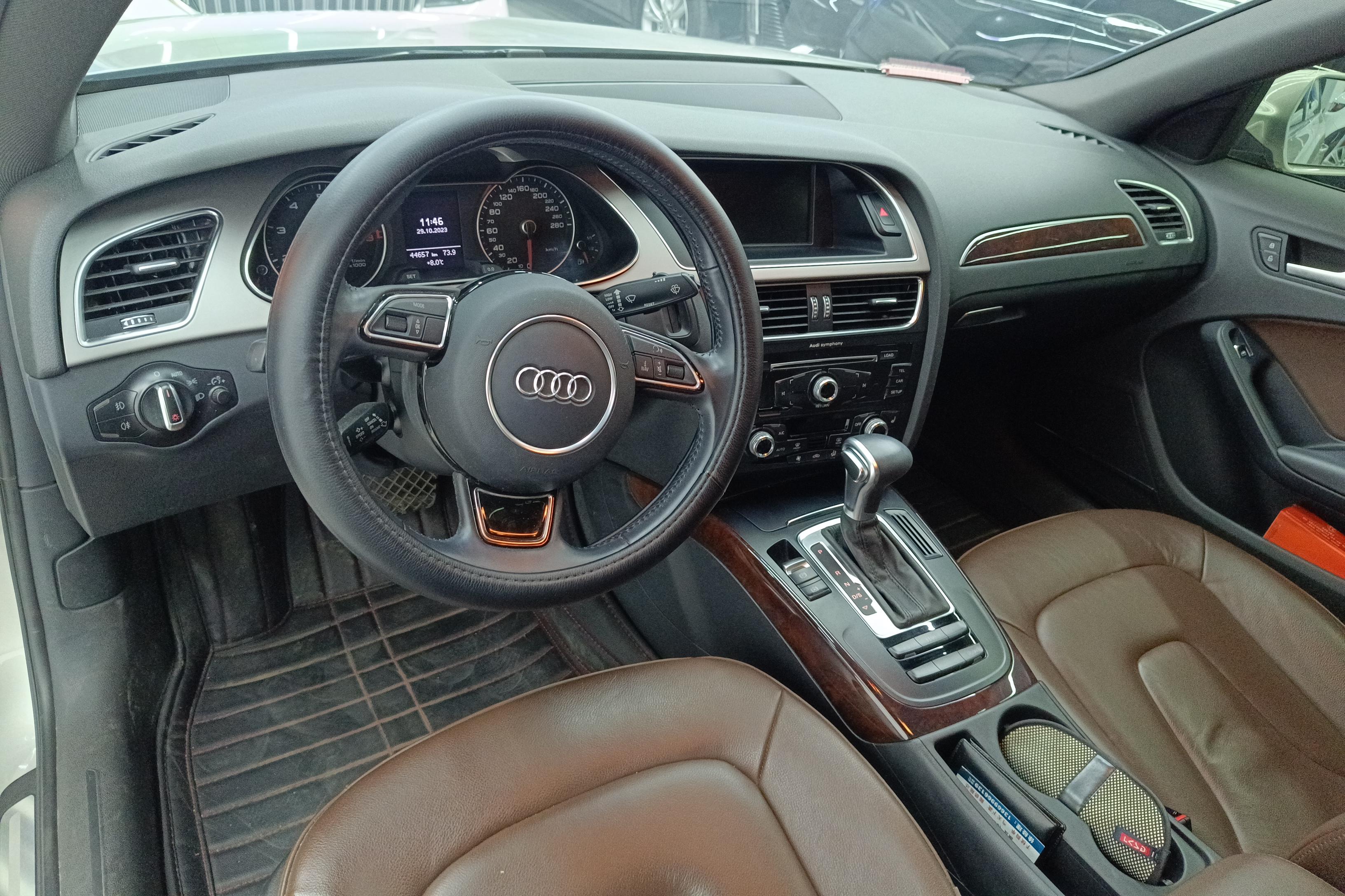 奥迪A4L 2015款 2.0T 自动 舒适型 (国Ⅳ) 